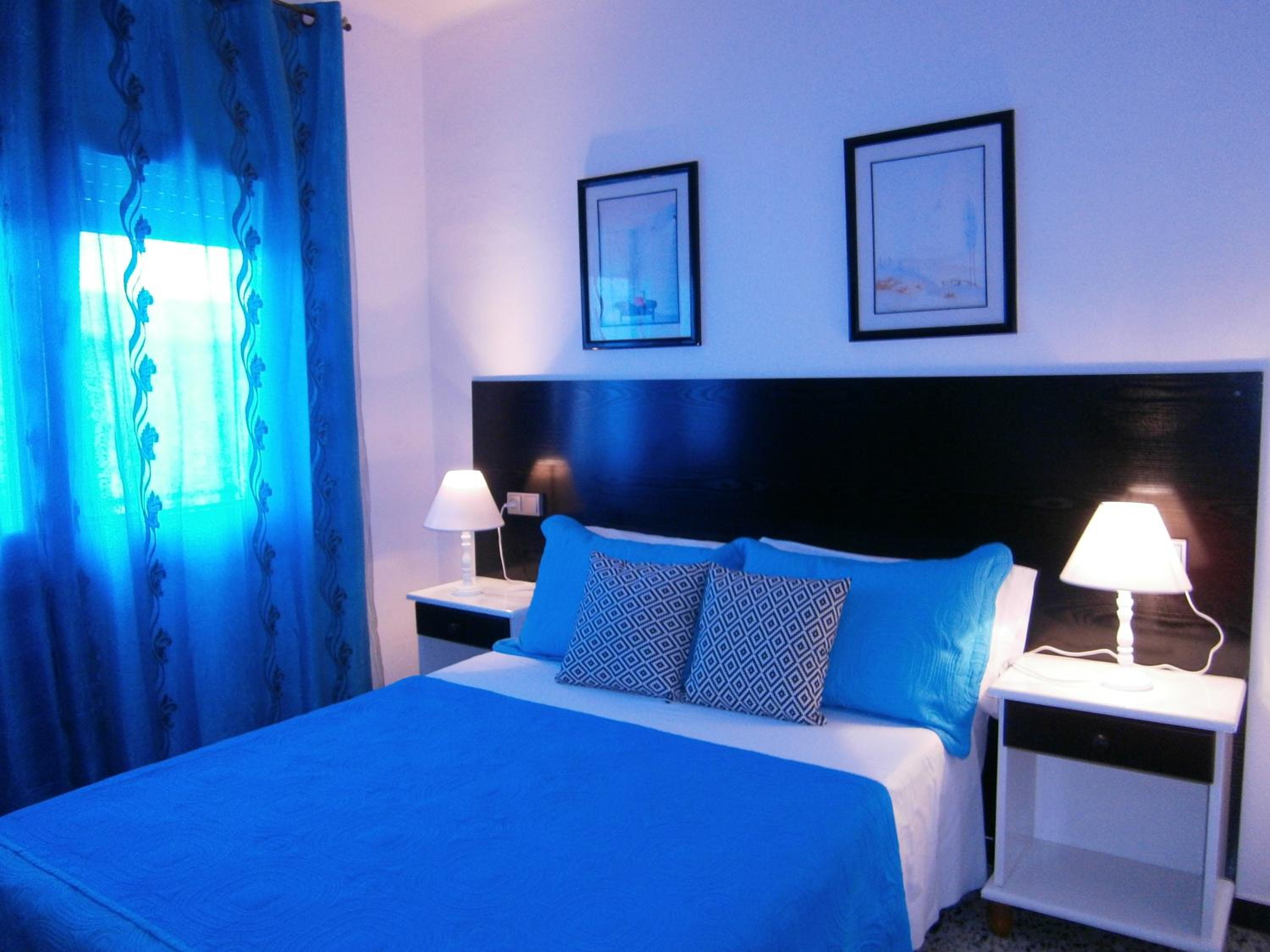Classic Single Room With Shower photo 3