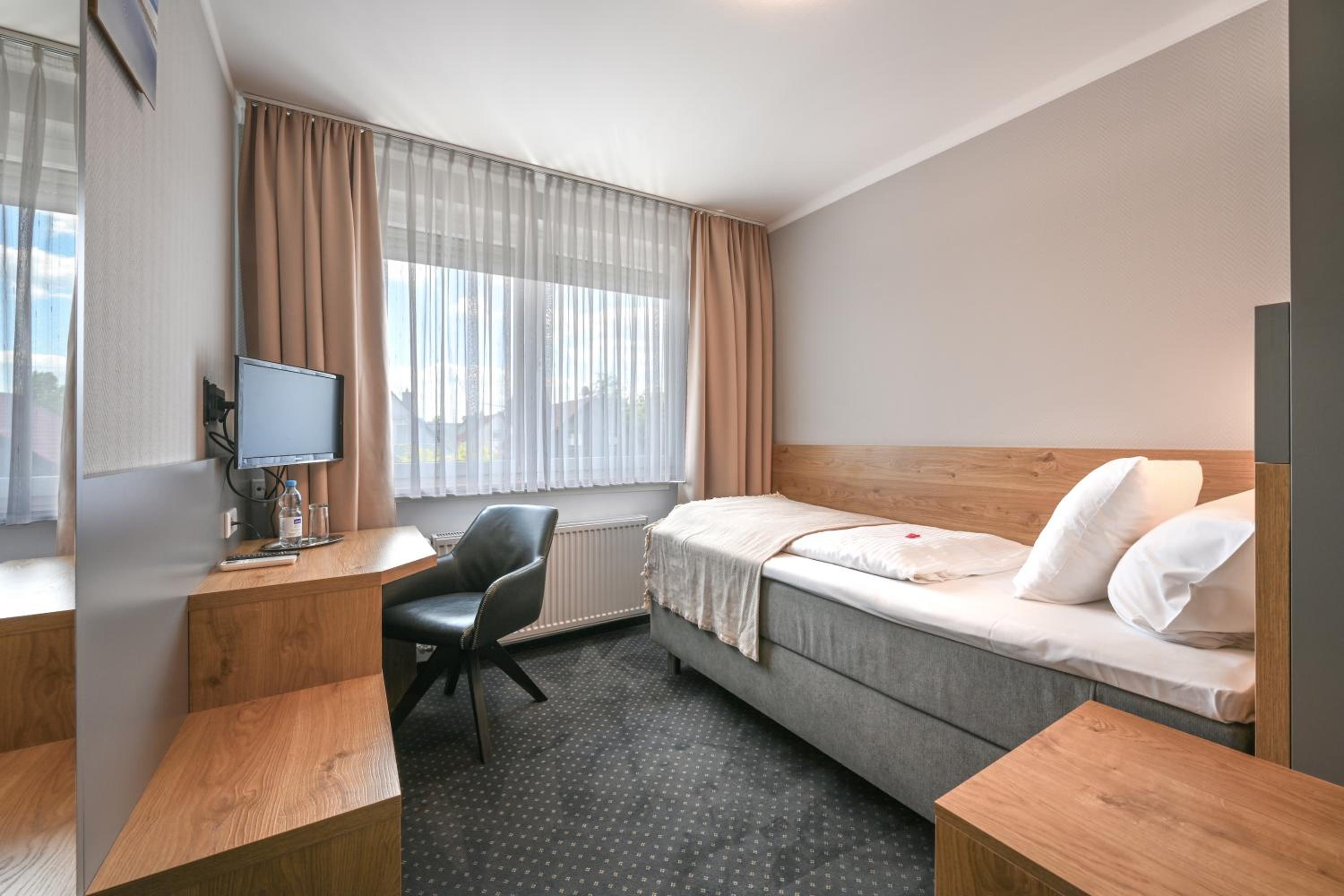 Single Room photo 3