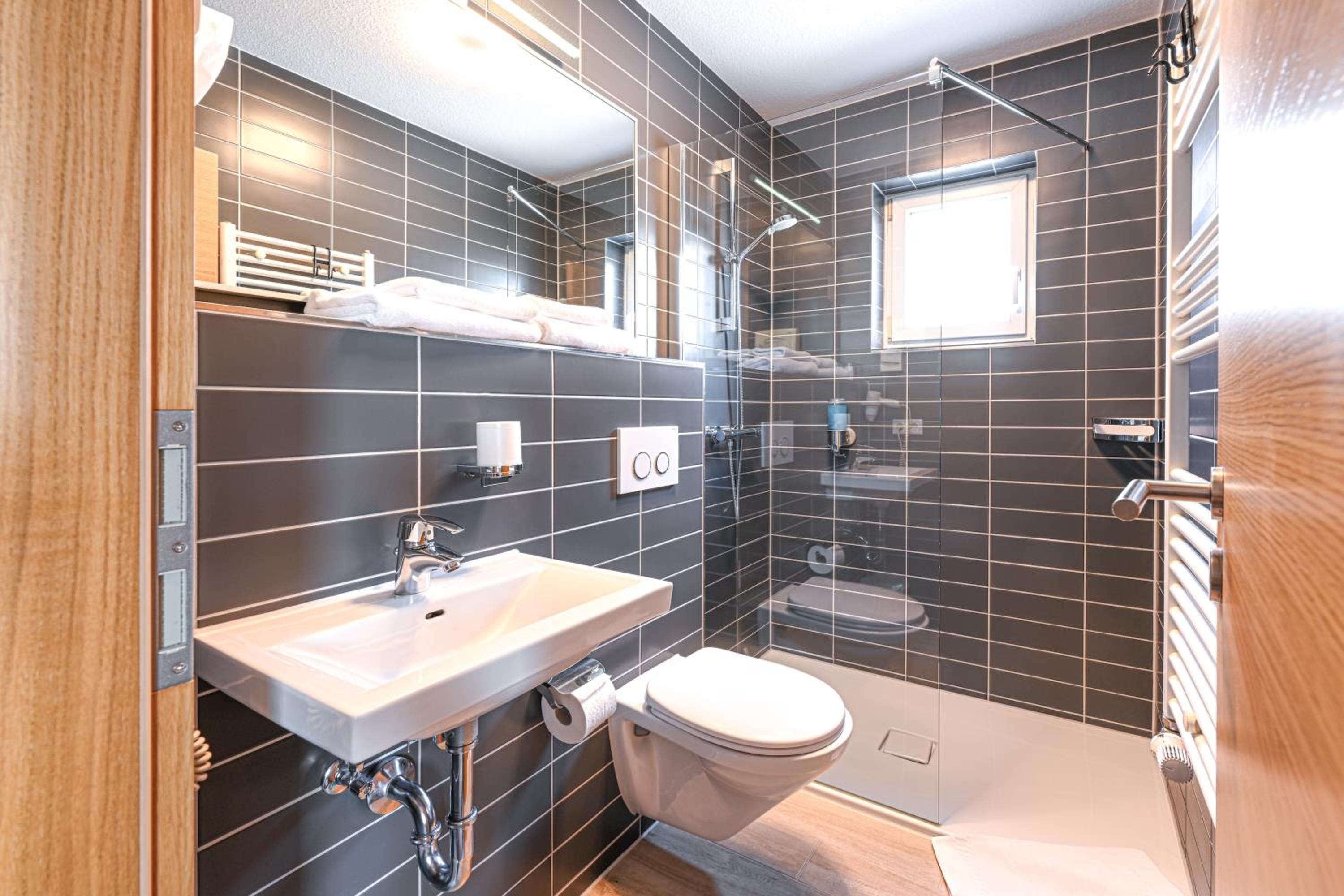 Double Room - Photo 12