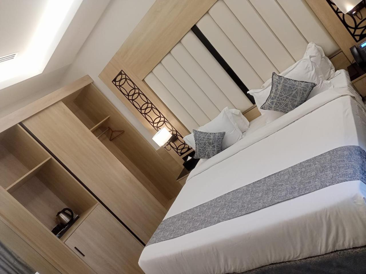 Budget Double Room photo 3