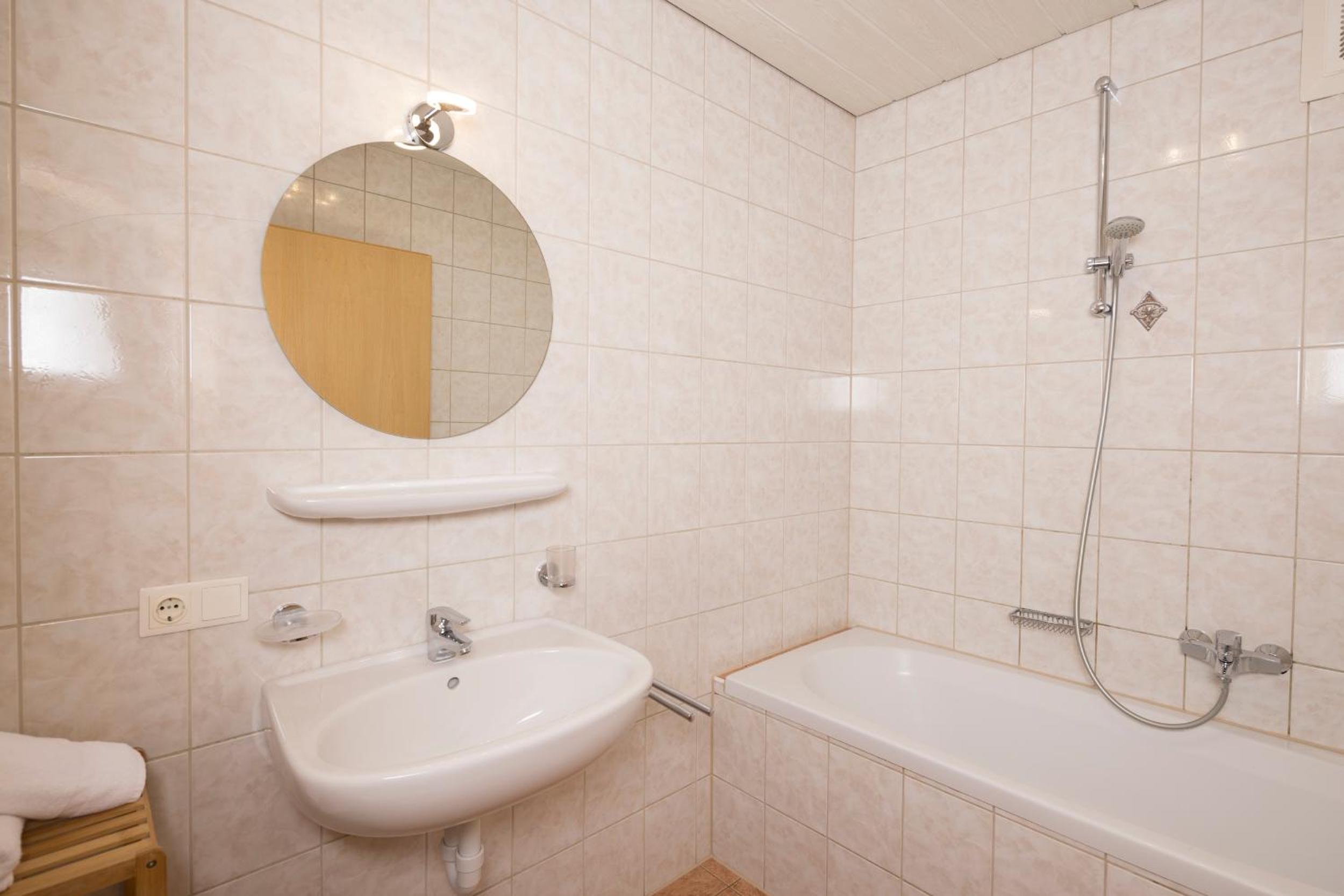 Two-Bedroom Apartment with Balcony and Terrace photo 3