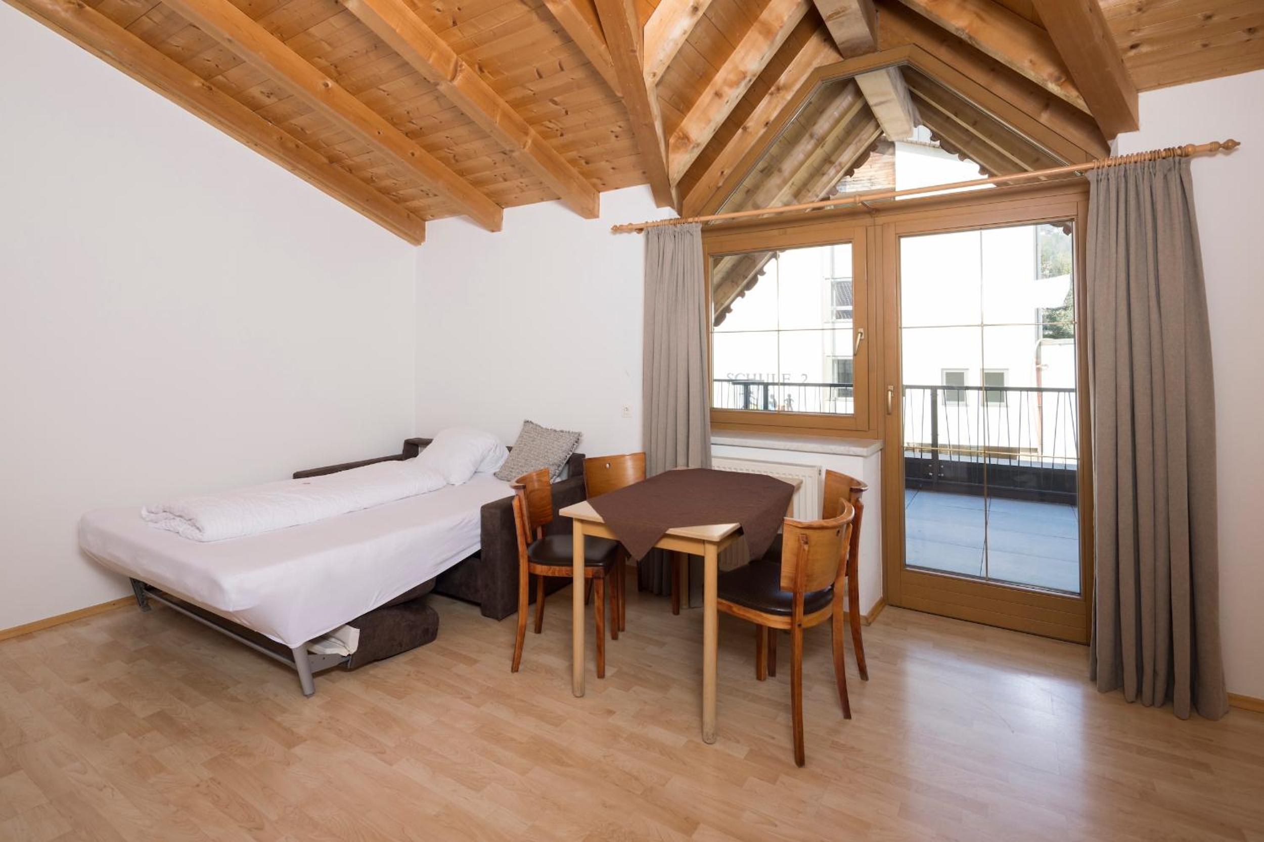 One-Bedroom Apartment with Terrace photo 2