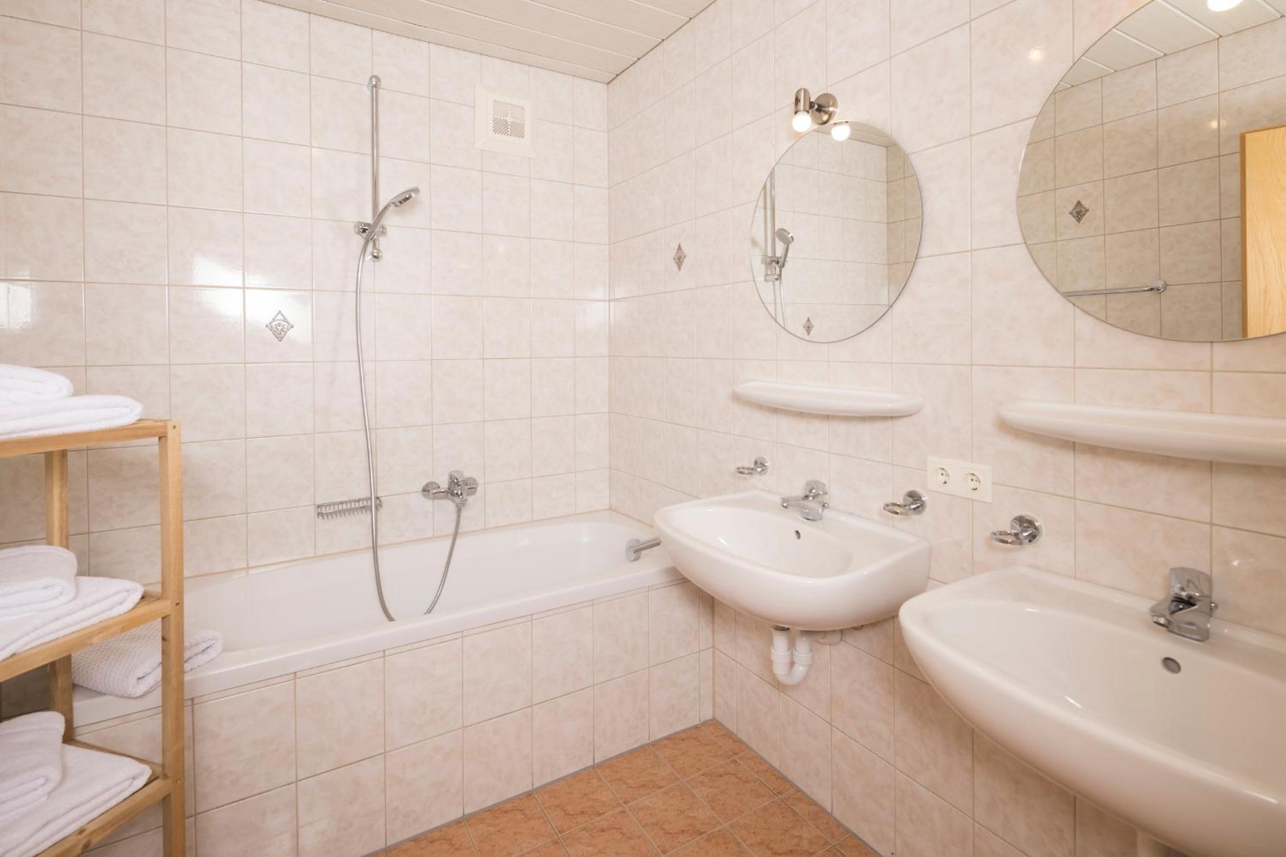 One-Bedroom Apartment with Terrace photo 1