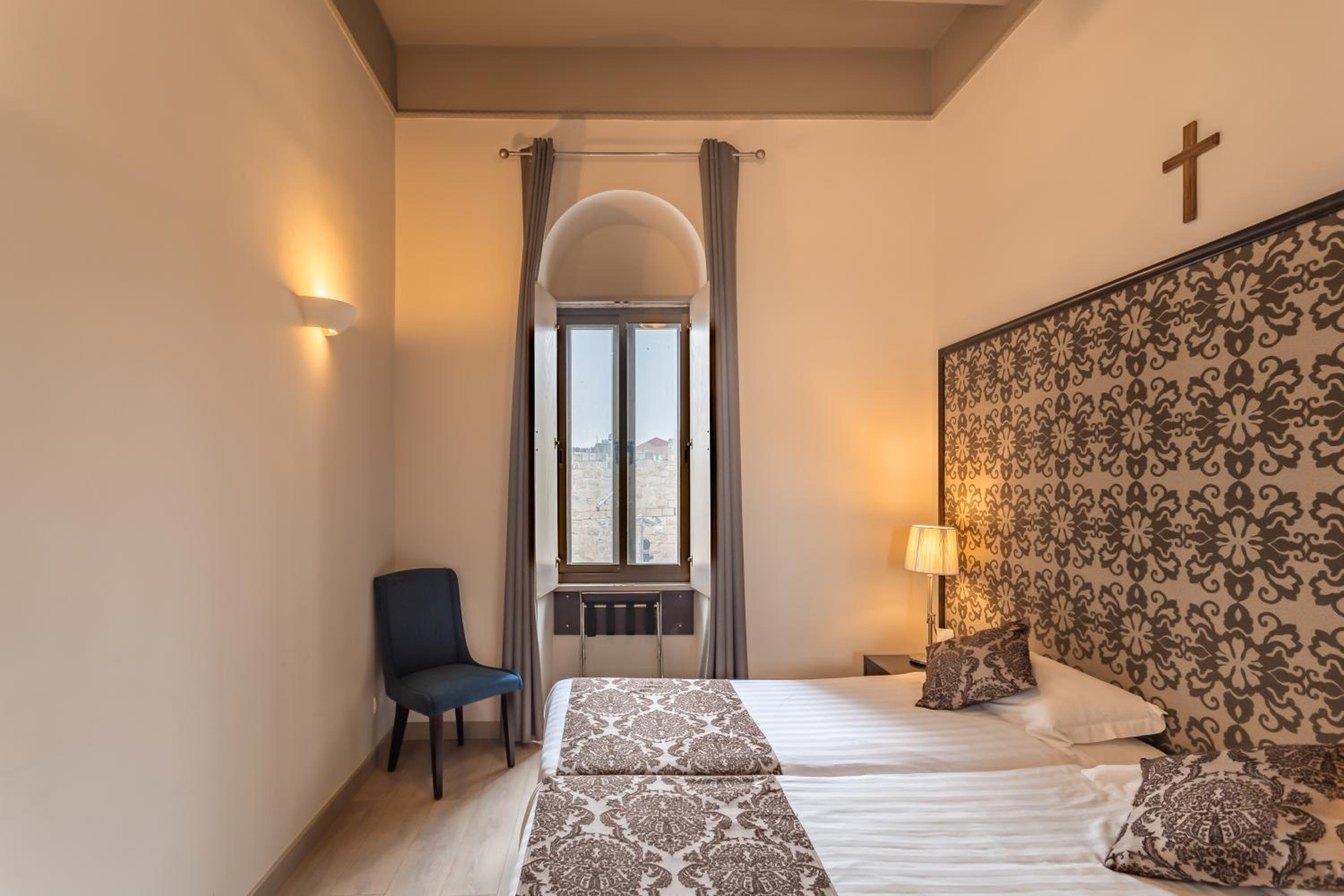 Twin Room with City View photo 1