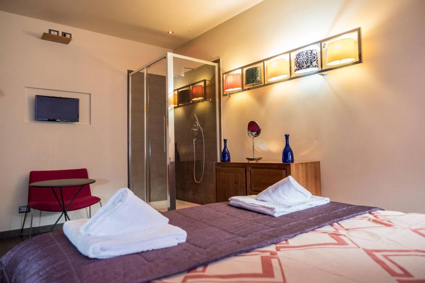 Double Room with Balcony photo 2