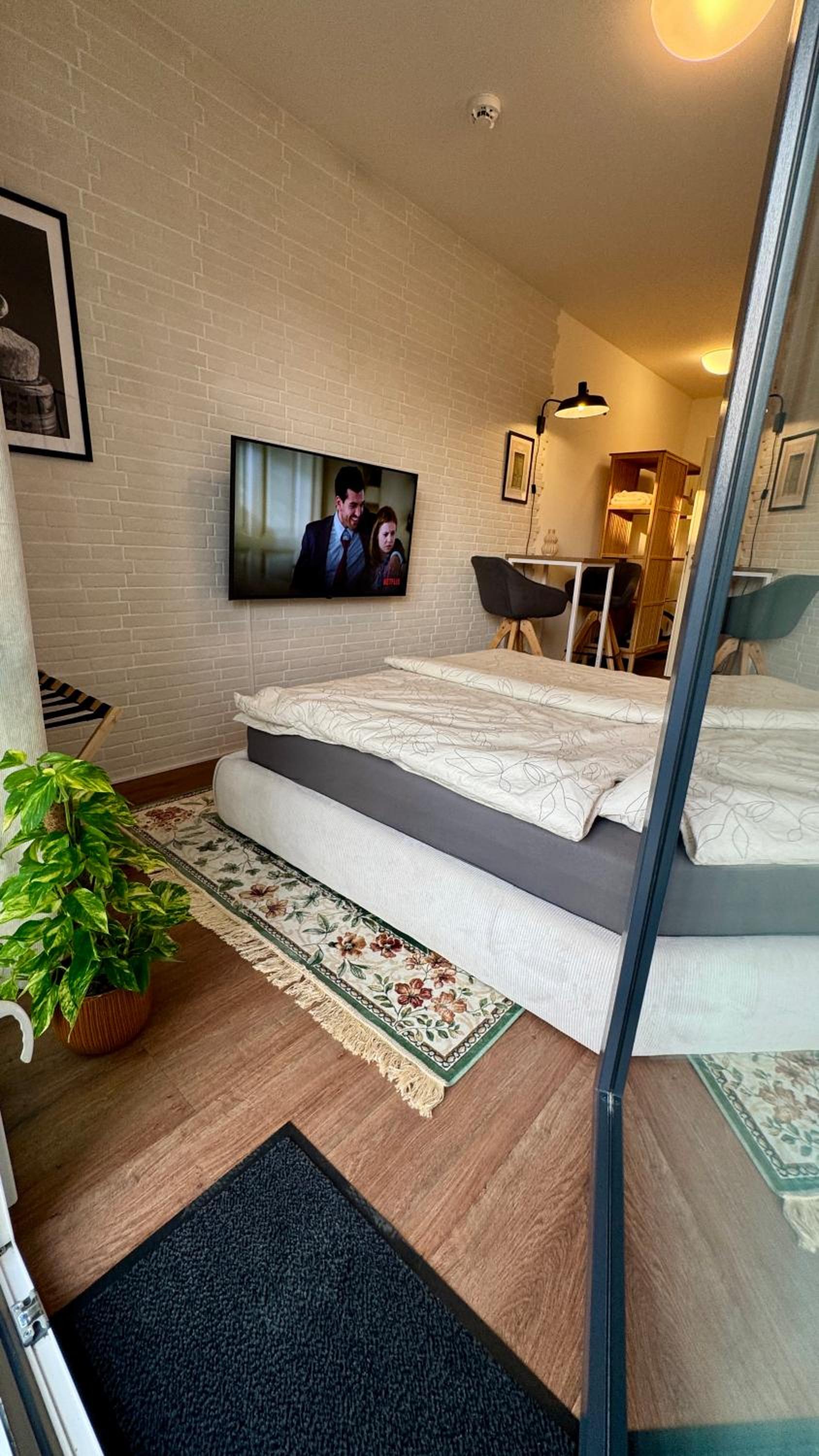 One-Bedroom Apartment photo 2