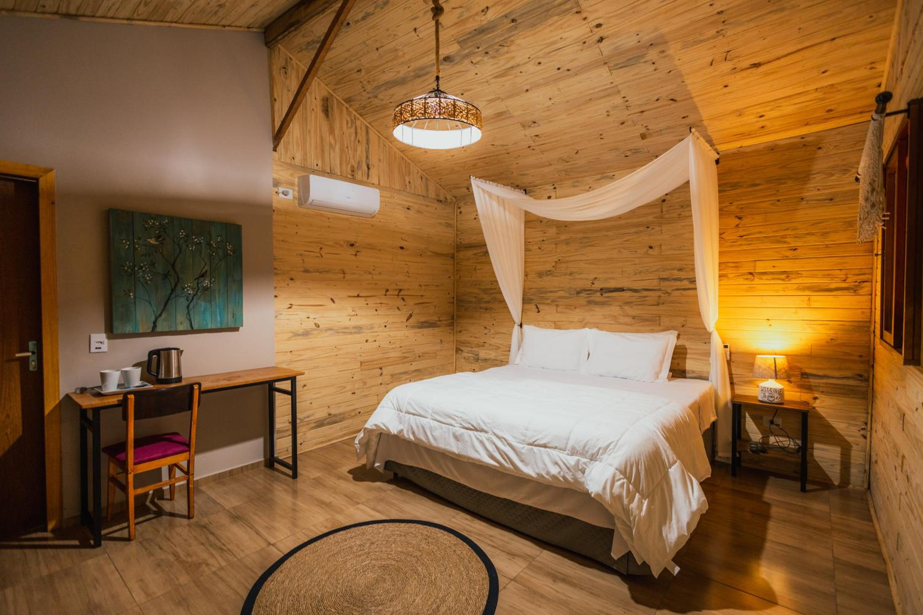 Deluxe King Room photo 2