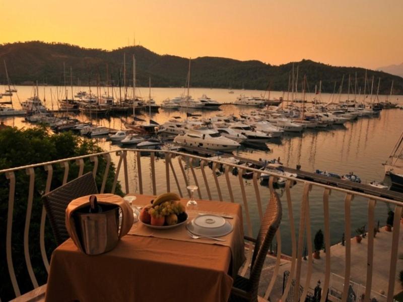 Deluxe Triple Room with Sea View - Photo 5