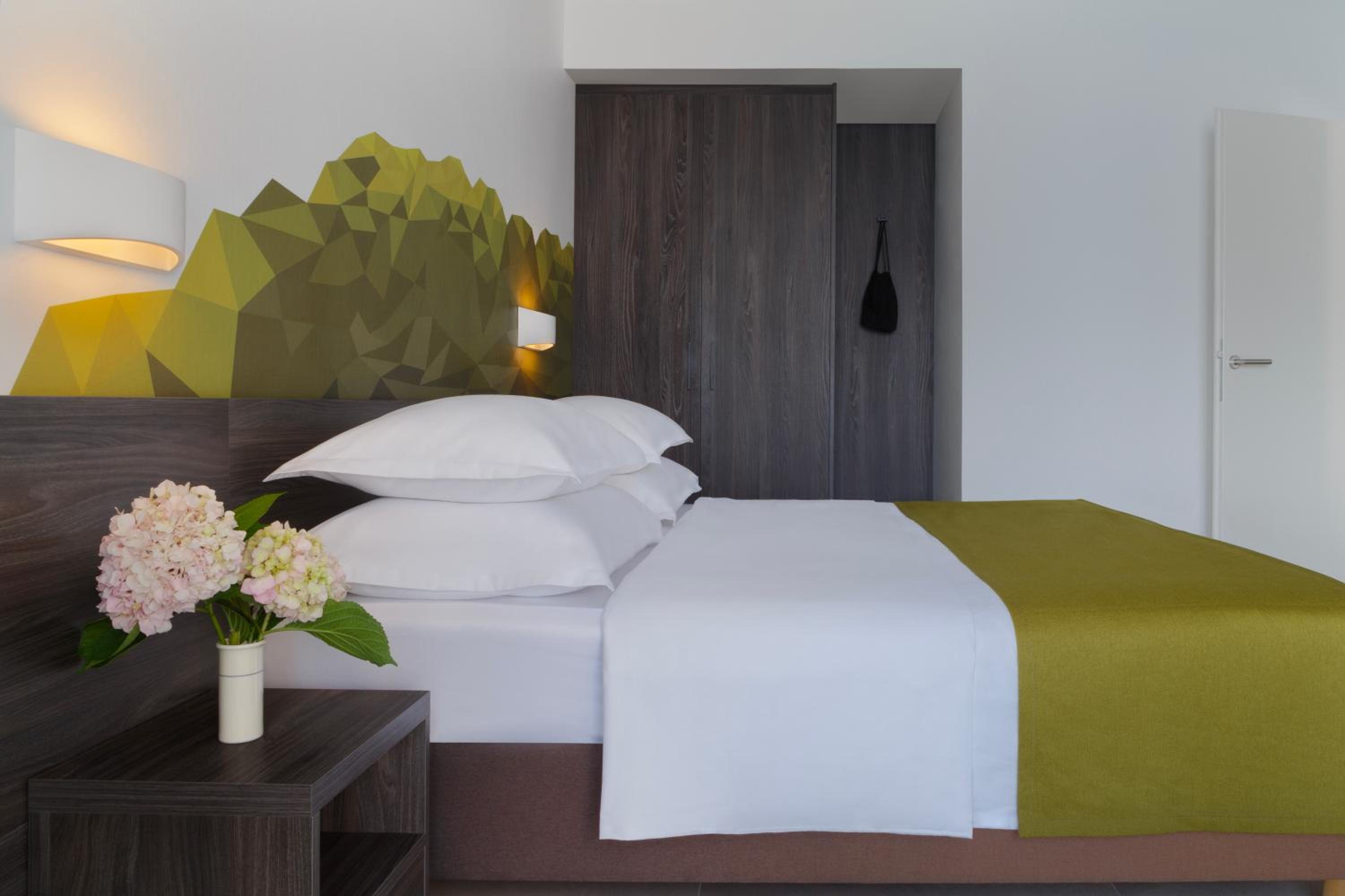 Suite with Balcony - Photo 7