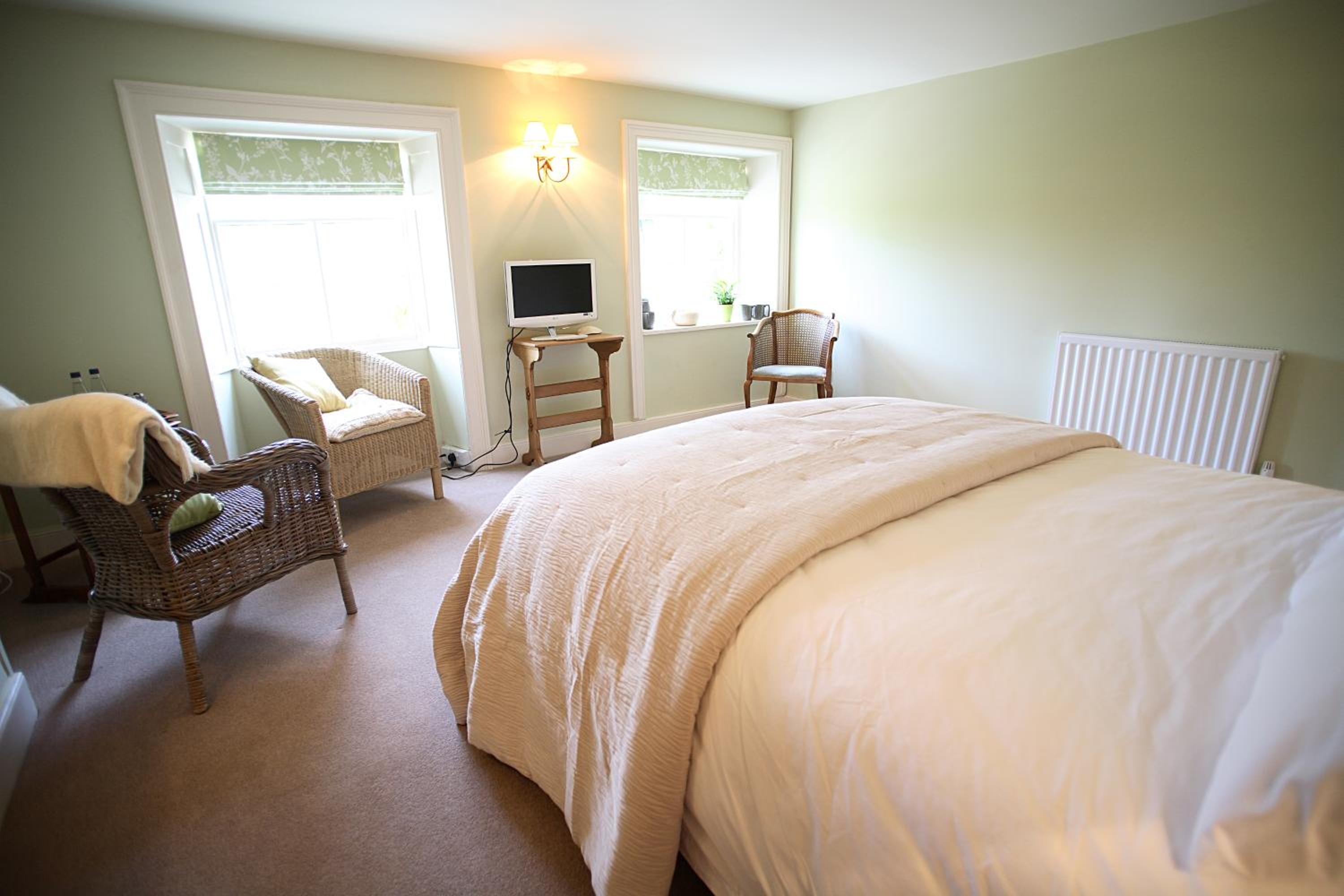 Deluxe Double Room with Private Bathroom photo 1