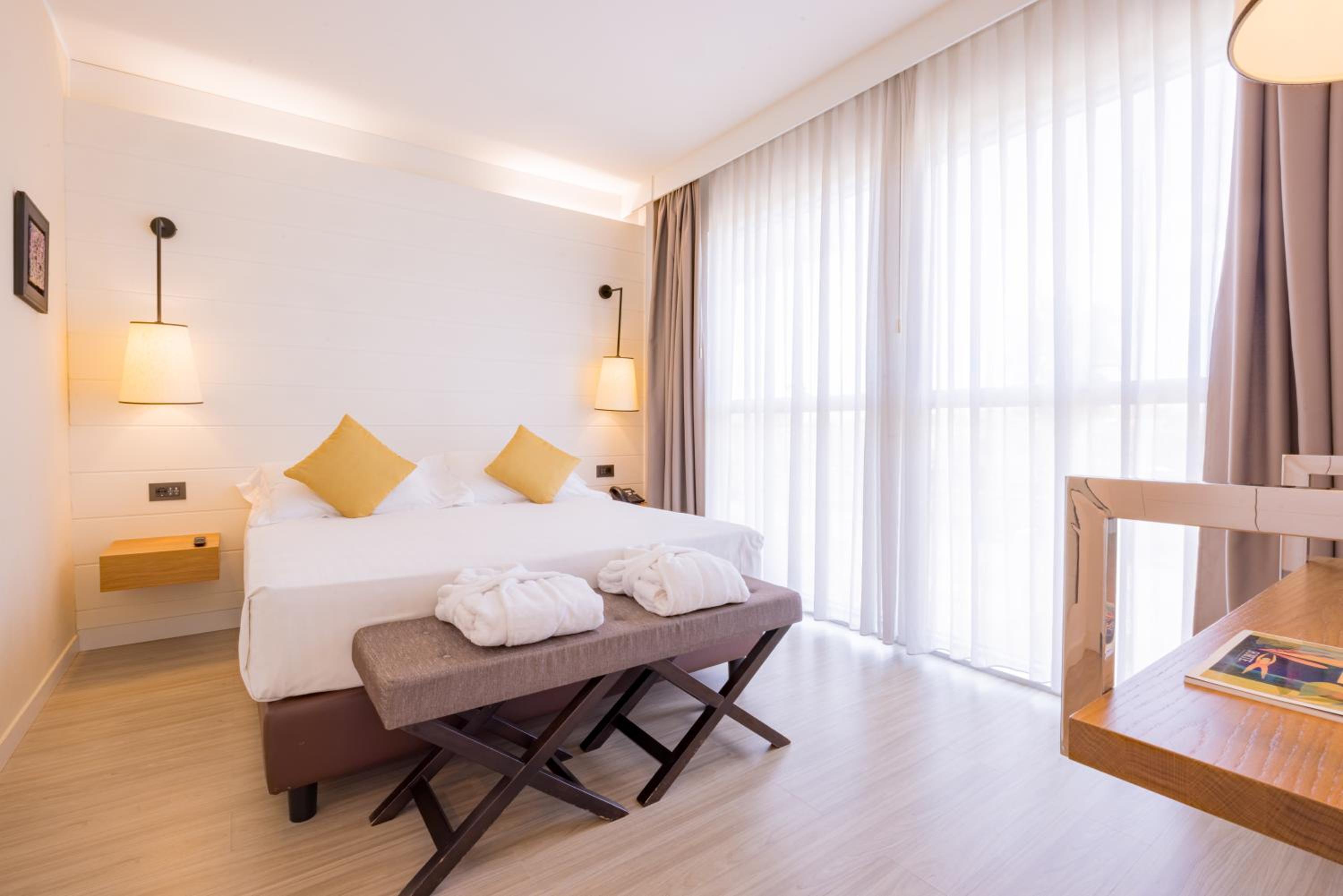 Suite with Balcony photo 1
