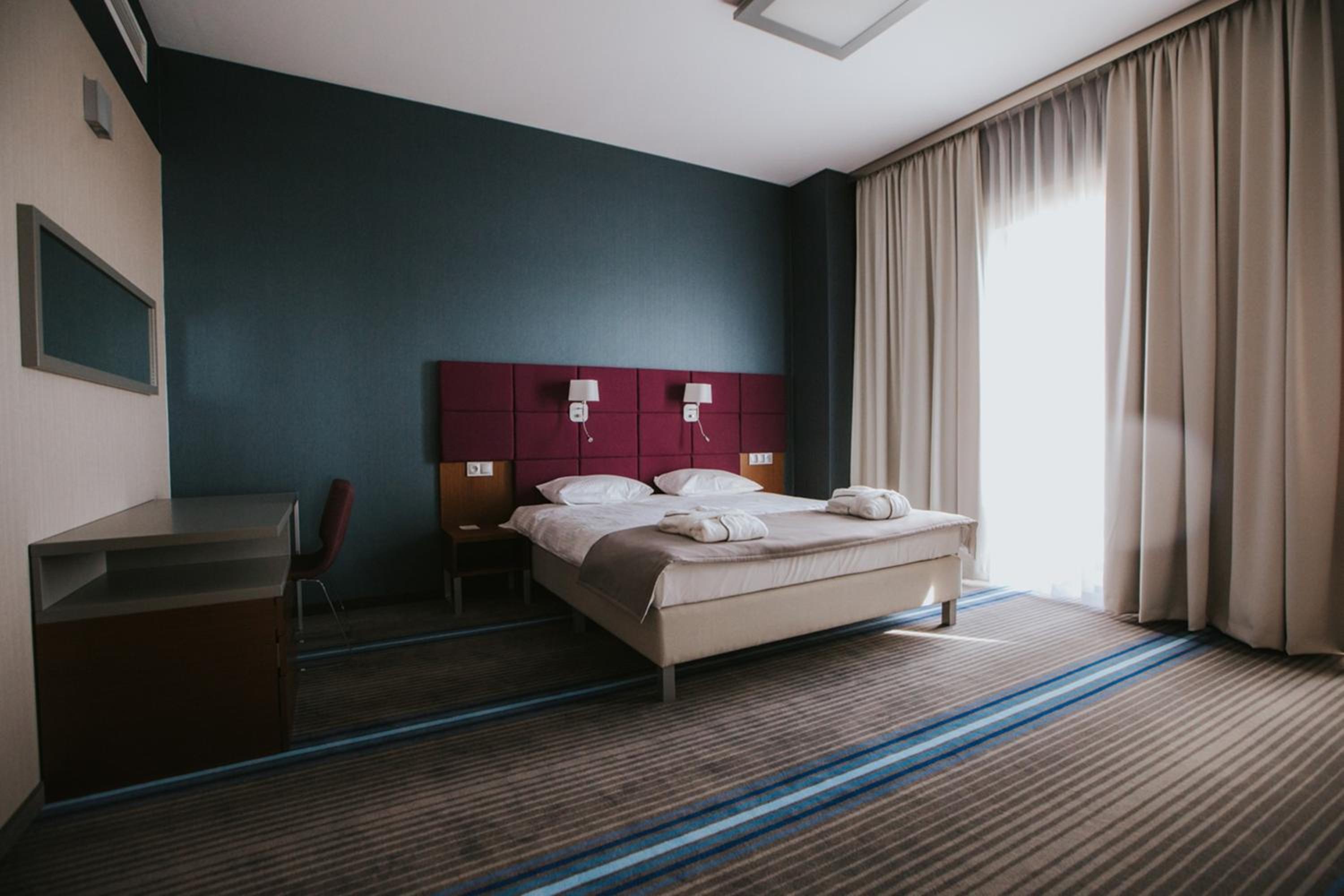 Suite - Photo 1