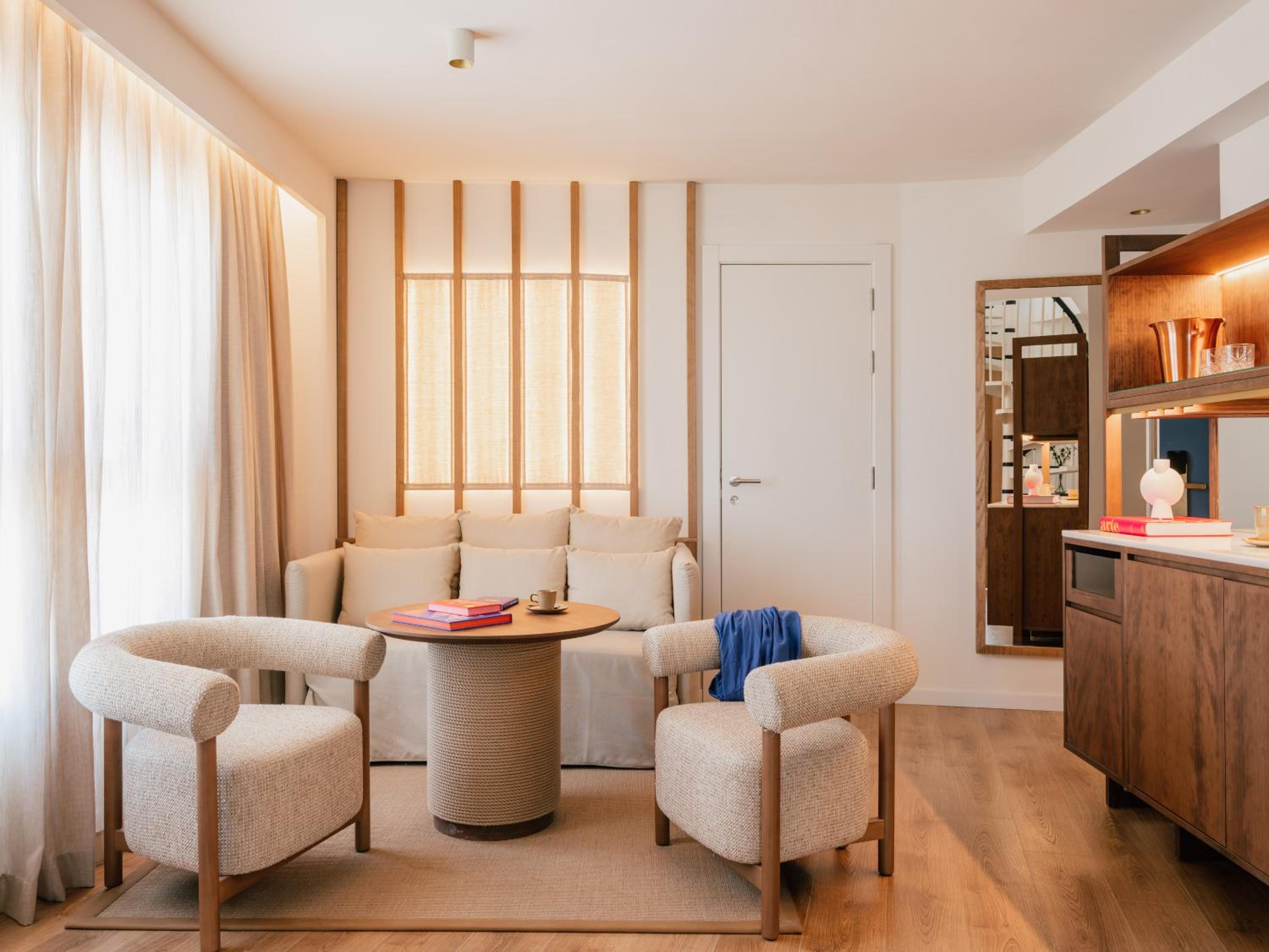 Exclusive ME + 2 Bedroom Suite - Photo 4