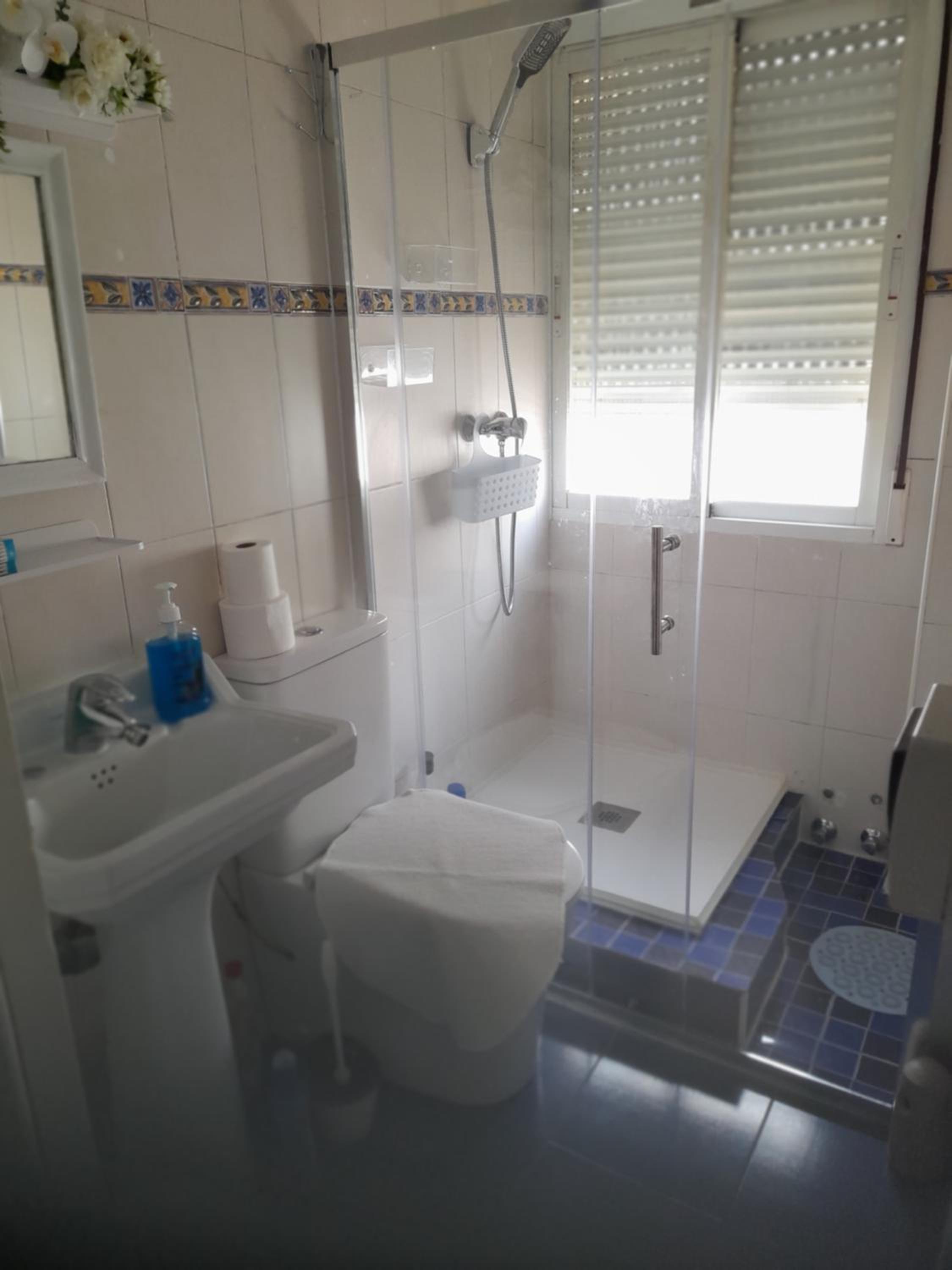 Double Room with Shared Bathroom photo 2