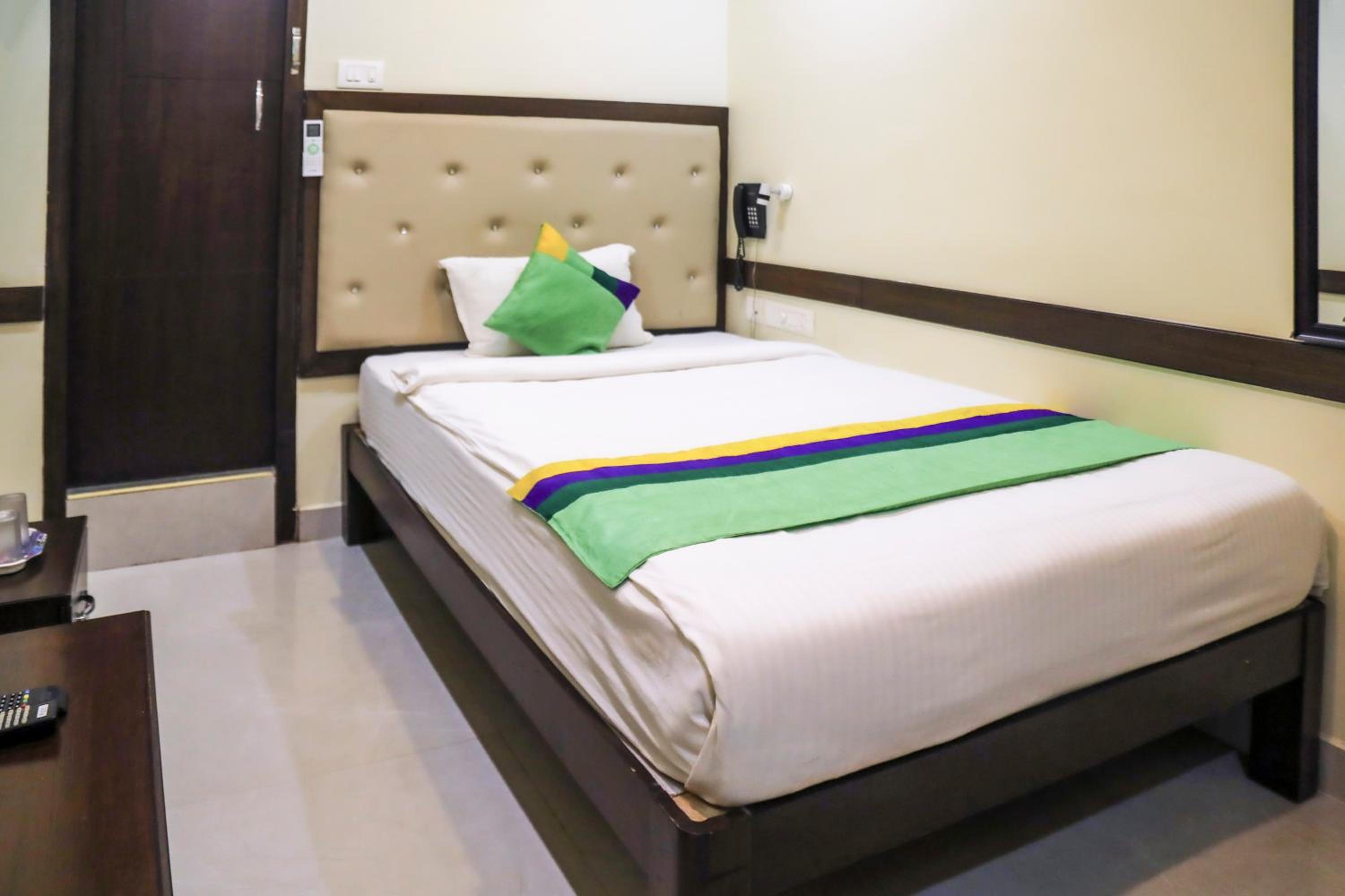 Economy Double Room photo 2
