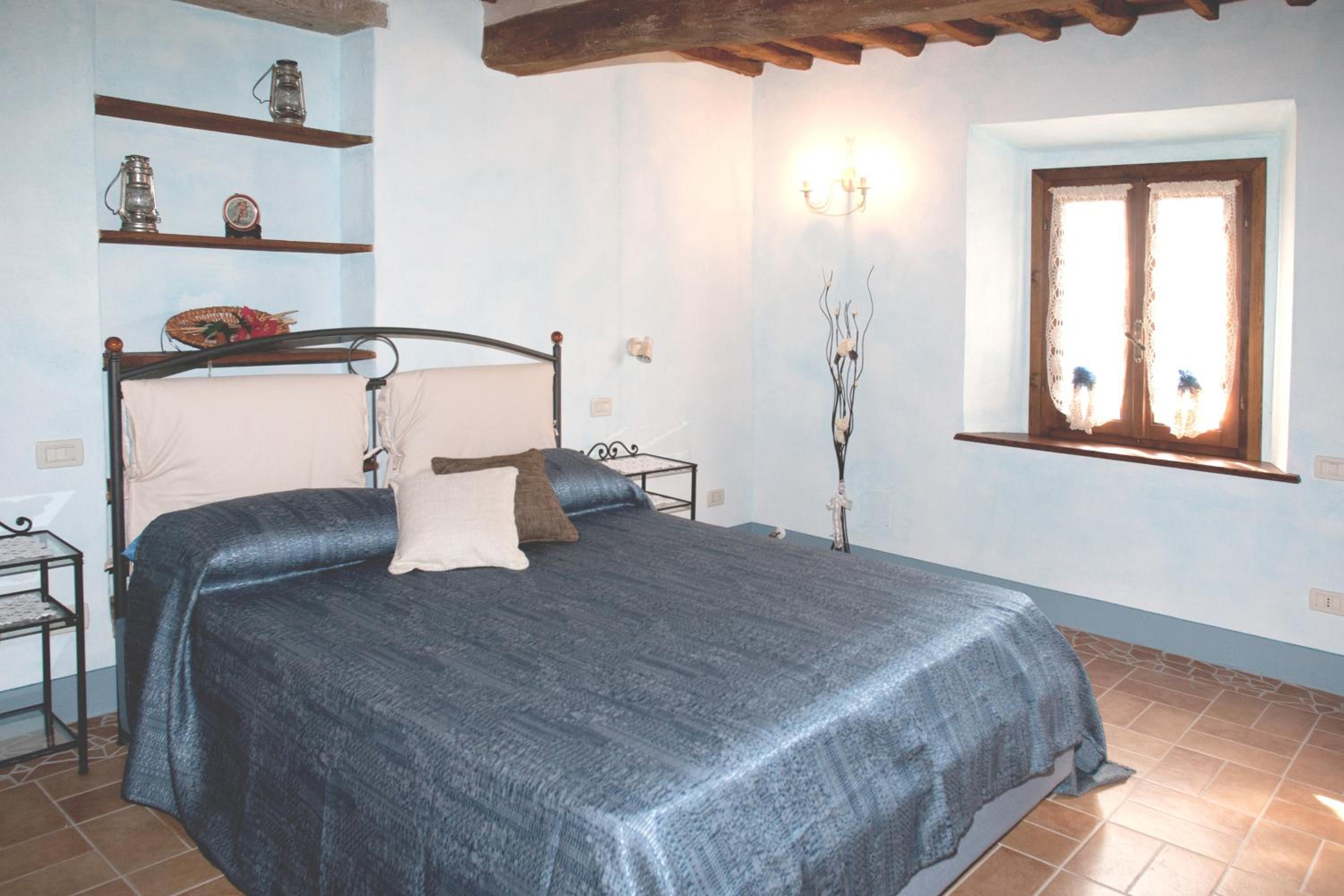 Apartment with Terrace - Photo 14