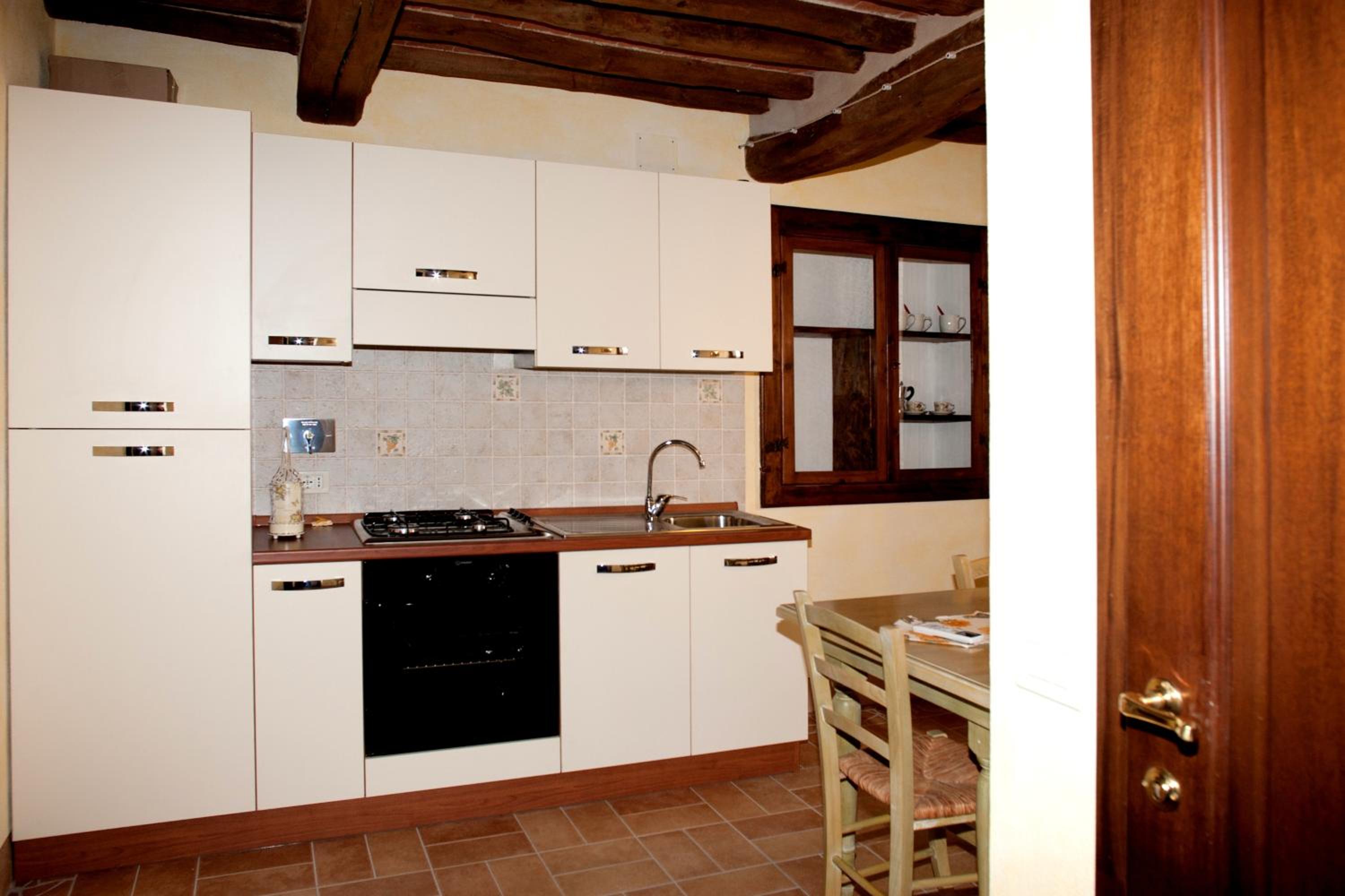 Apartment with Terrace - Photo 9