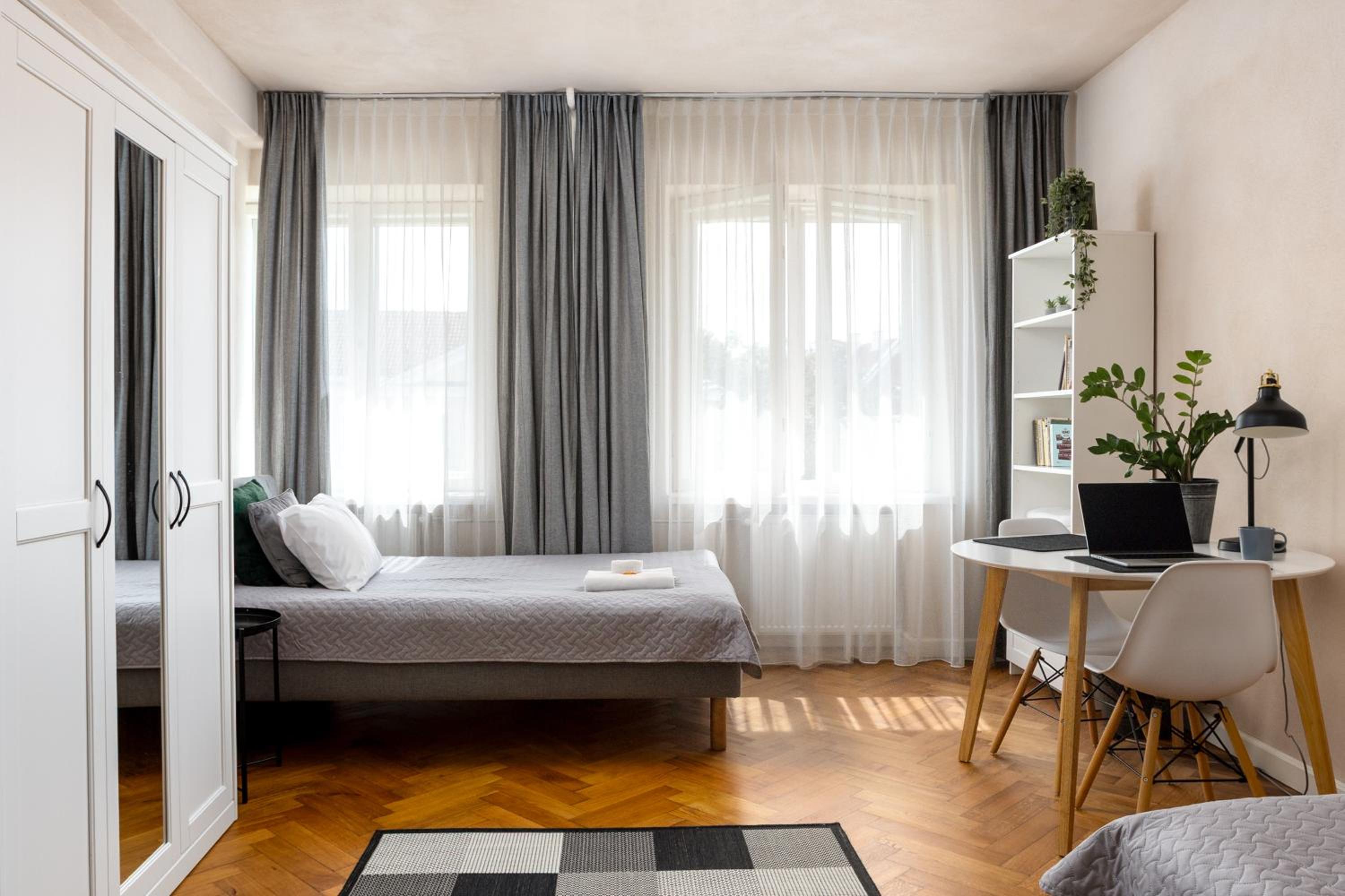 Twin Room with City View photo 1