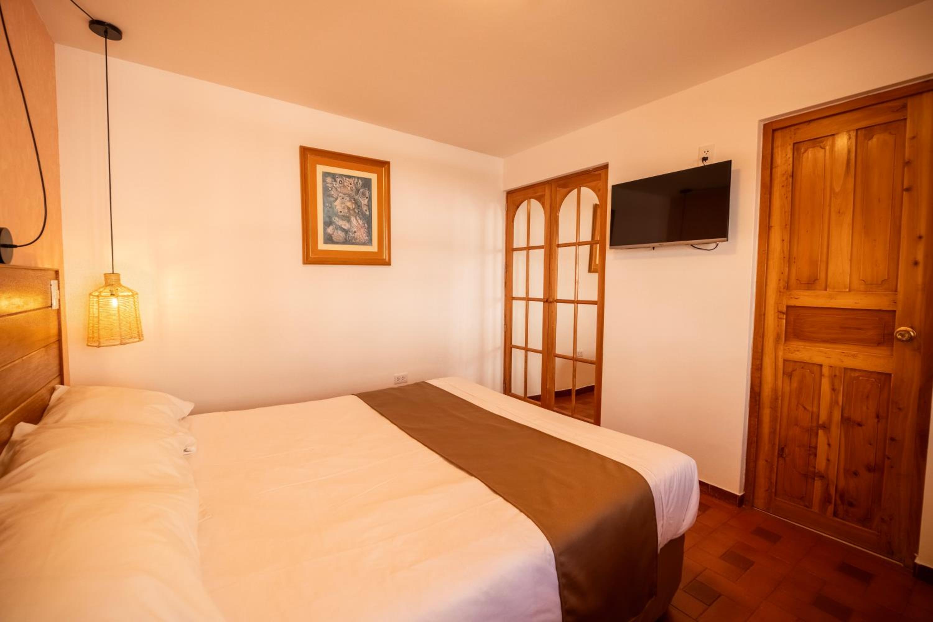 Standard Queen Room photo 2