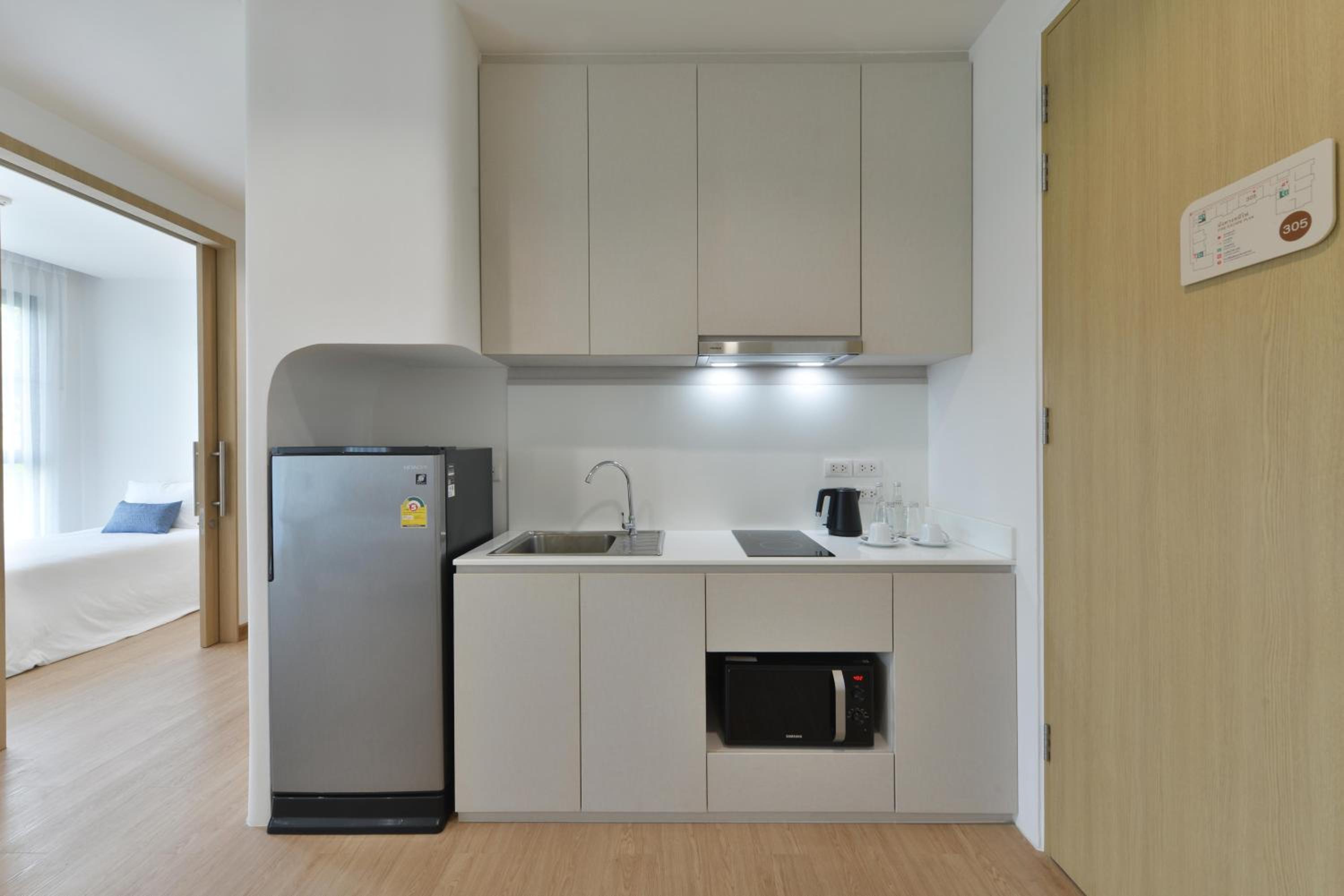 Corner Executive Suite photo 1