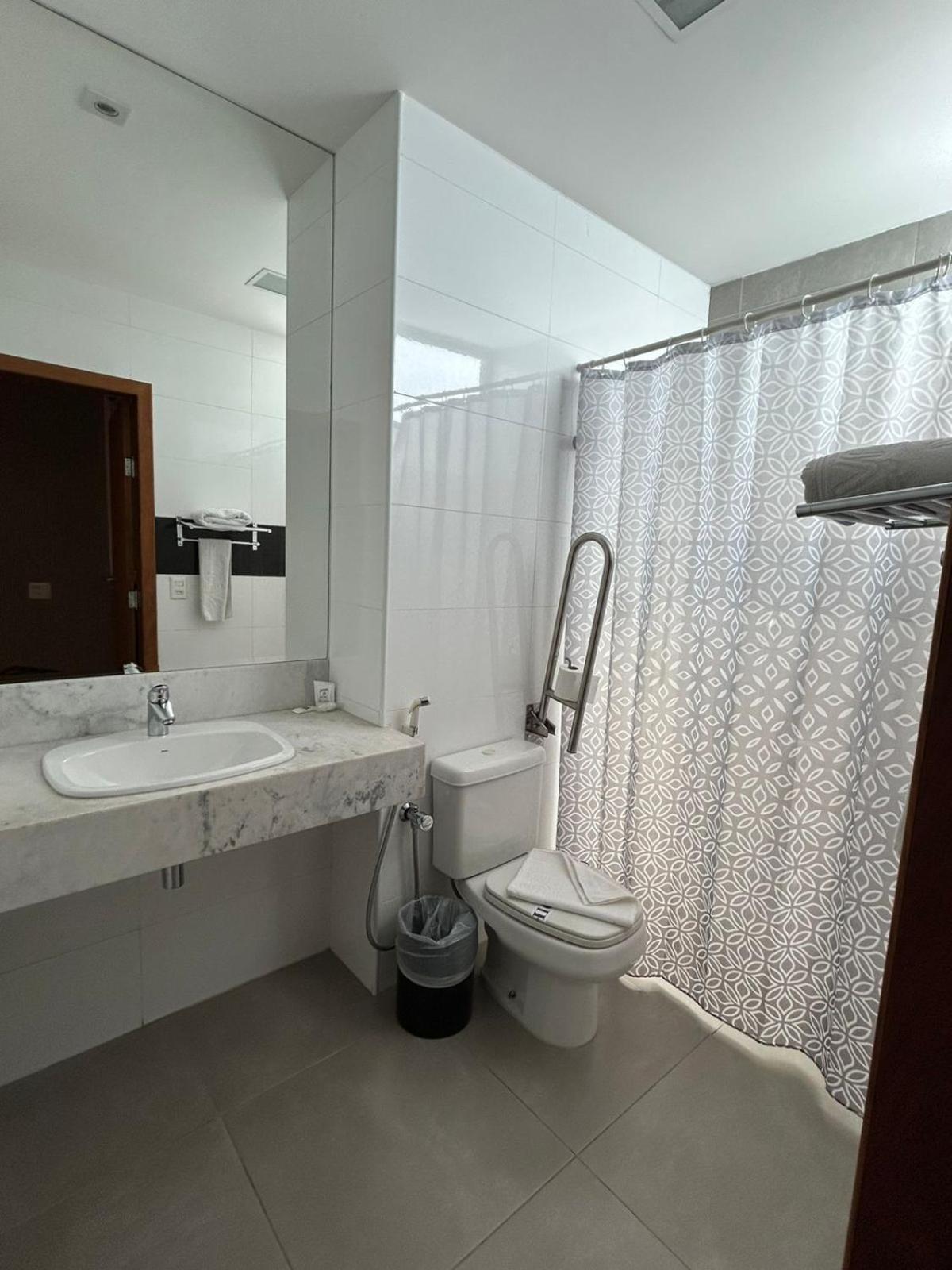 Twin Room - Disability Access photo 3