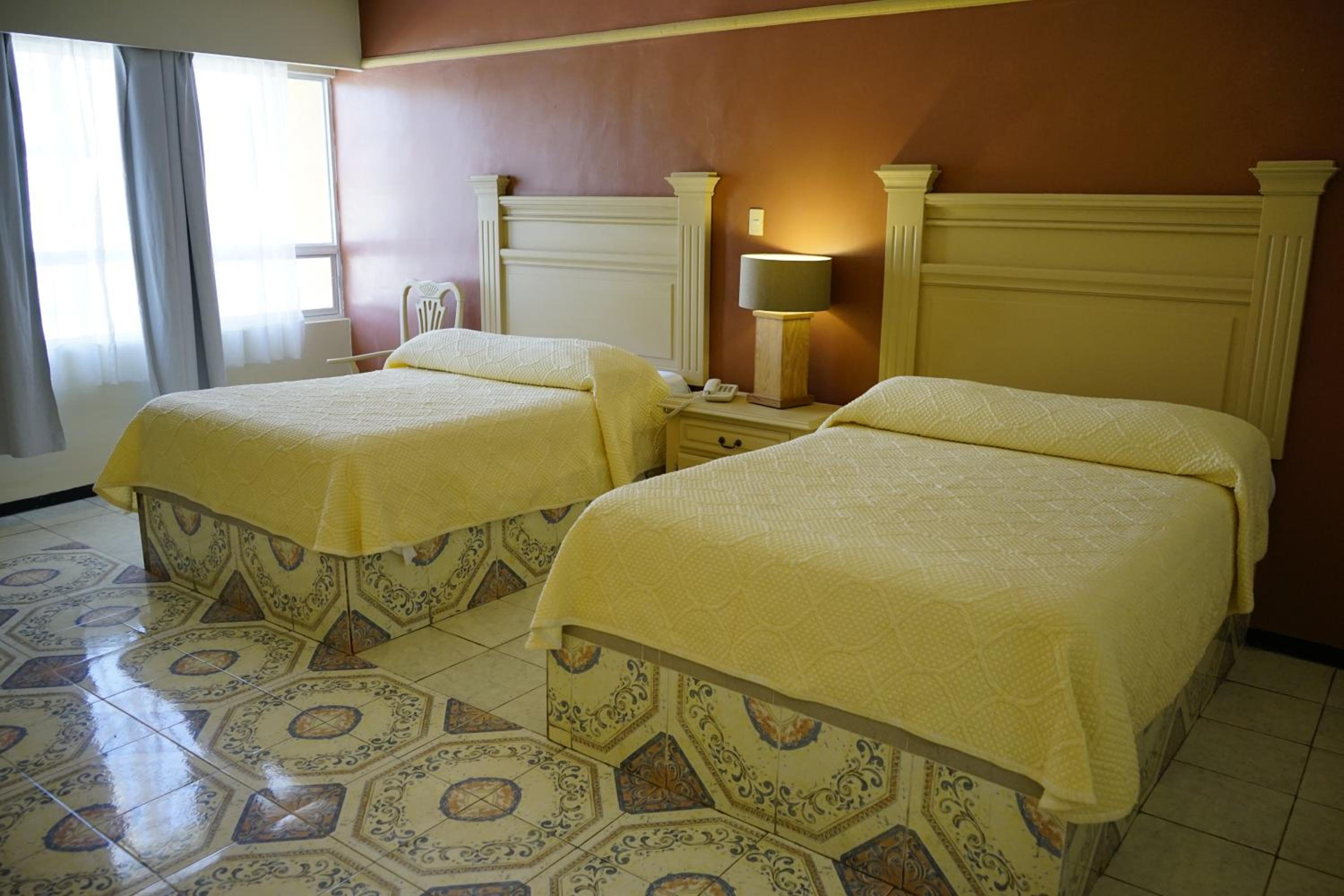 Double Room with Two Double Beds photo 2