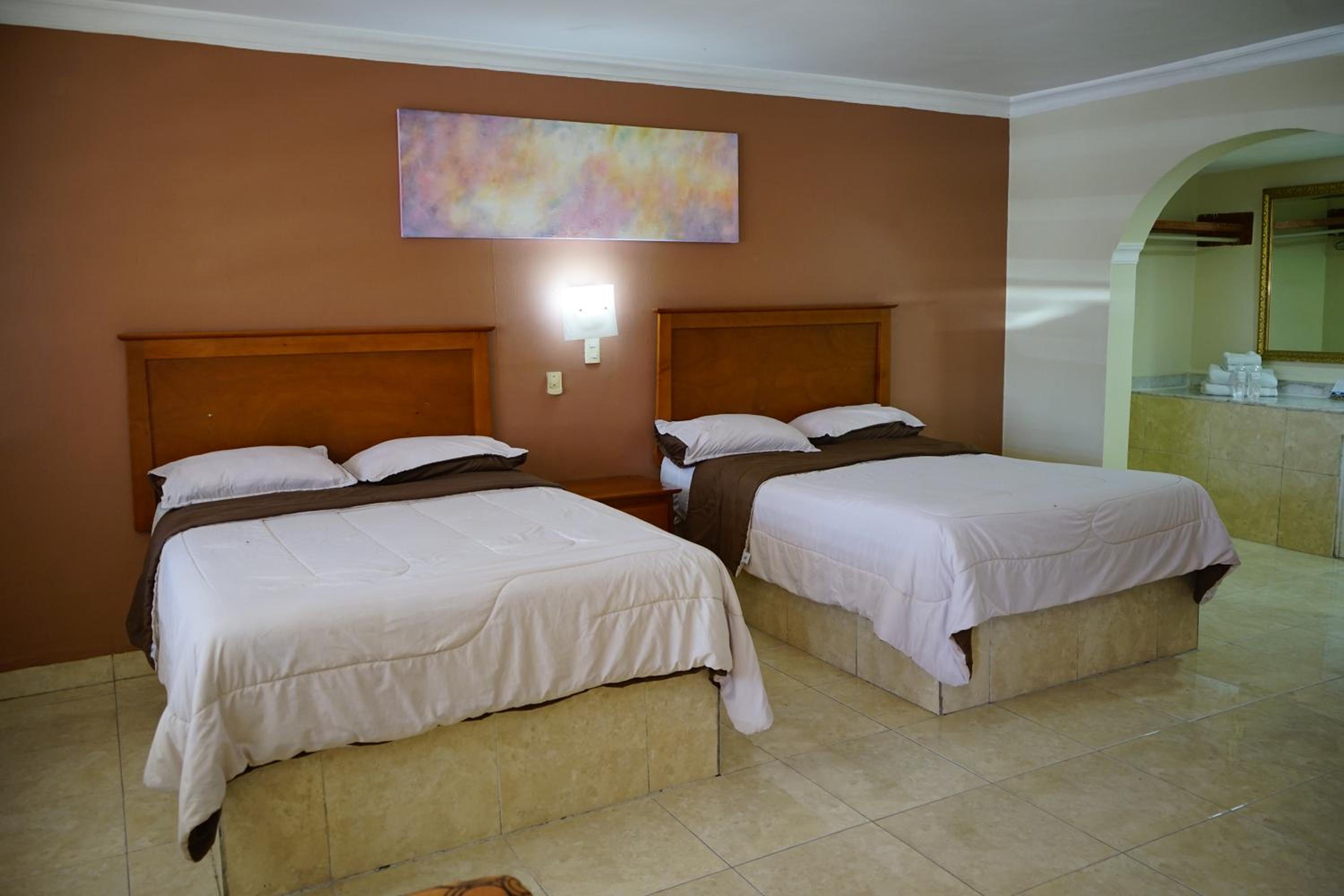 Double Room with Two Double Beds photo 3