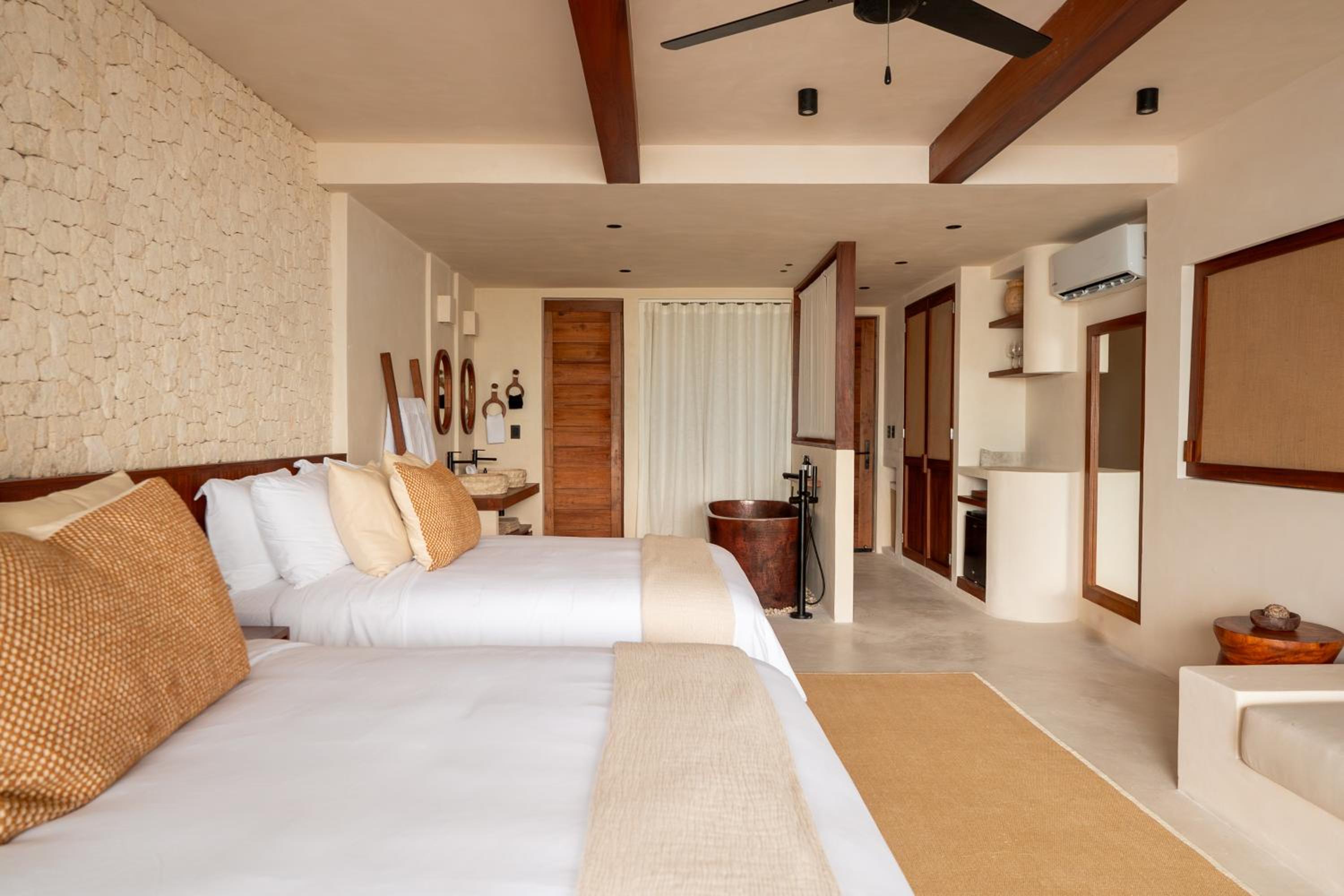 Standard Double Suite photo 2