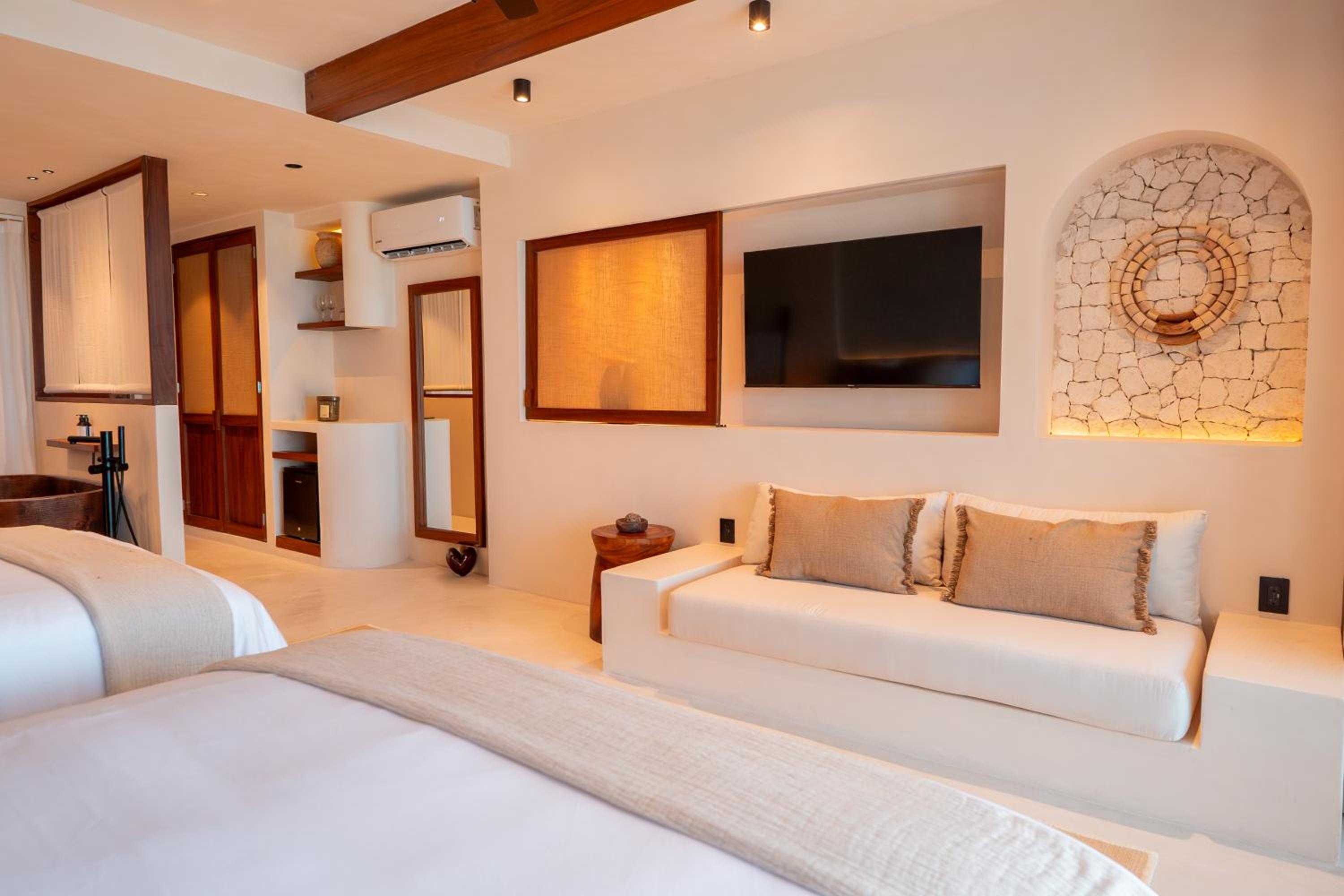 Standard Double Suite photo 3