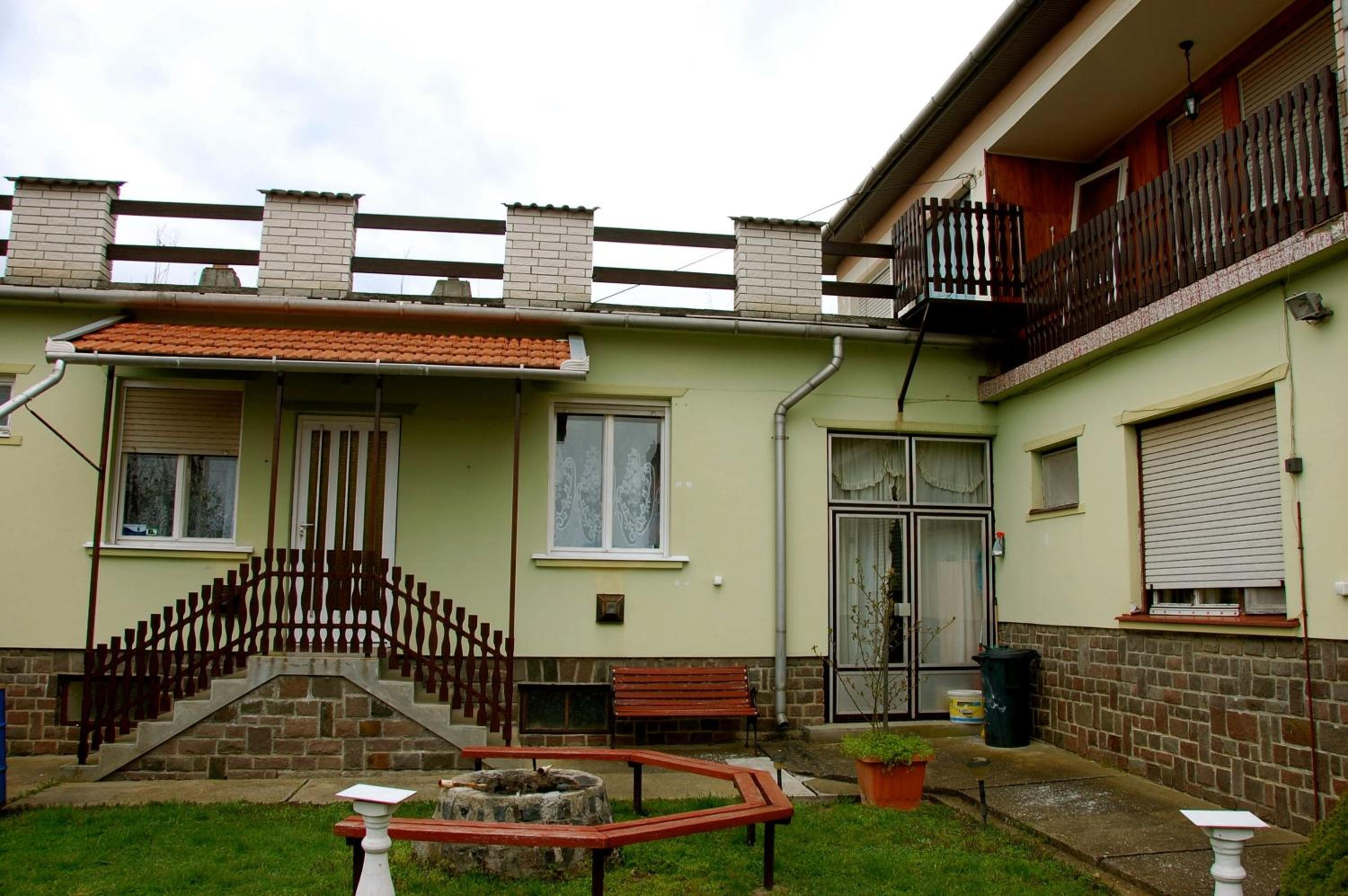 Apartment with Mountain View photo 2