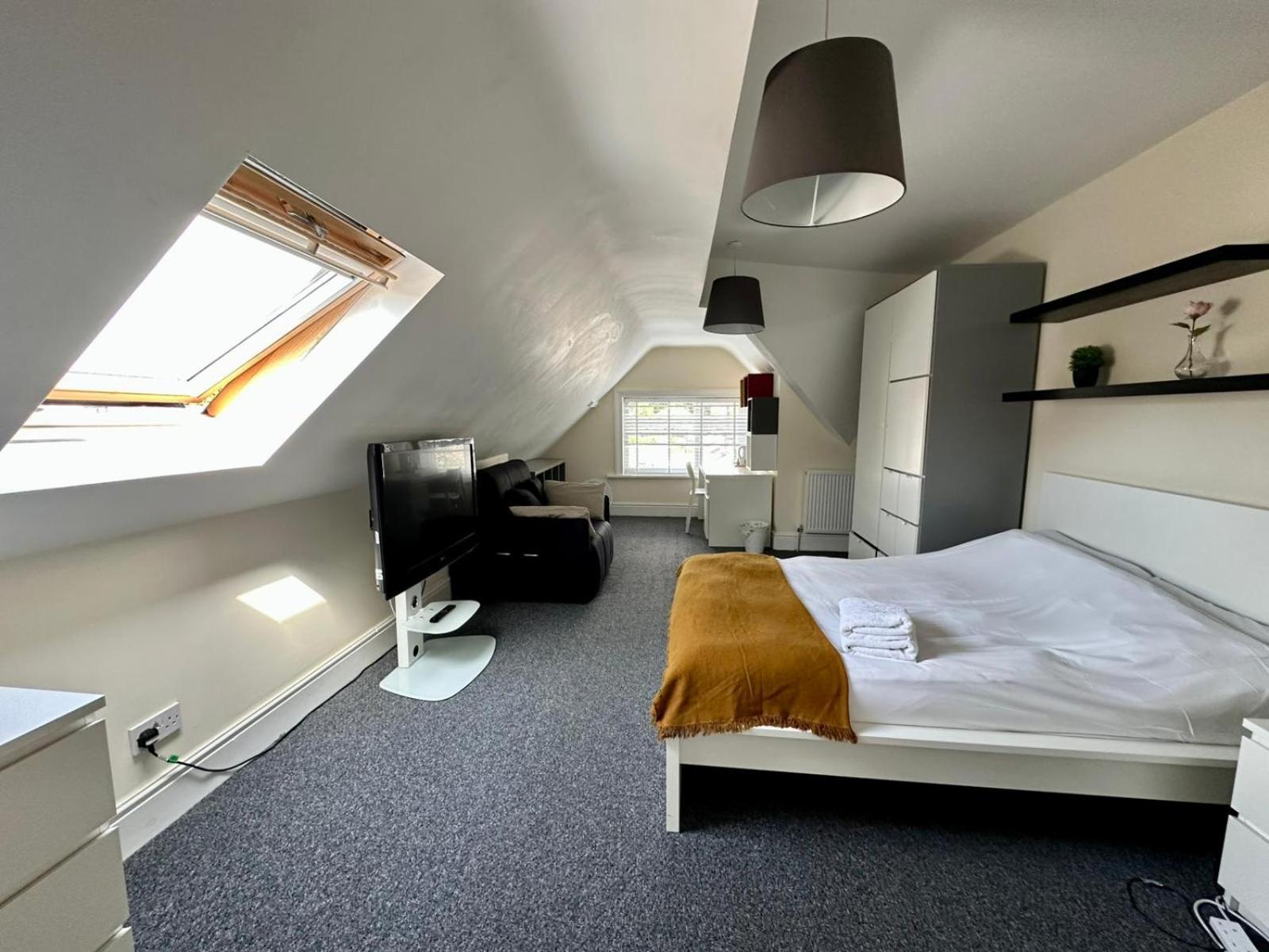 Double Room with Shared Bathroom