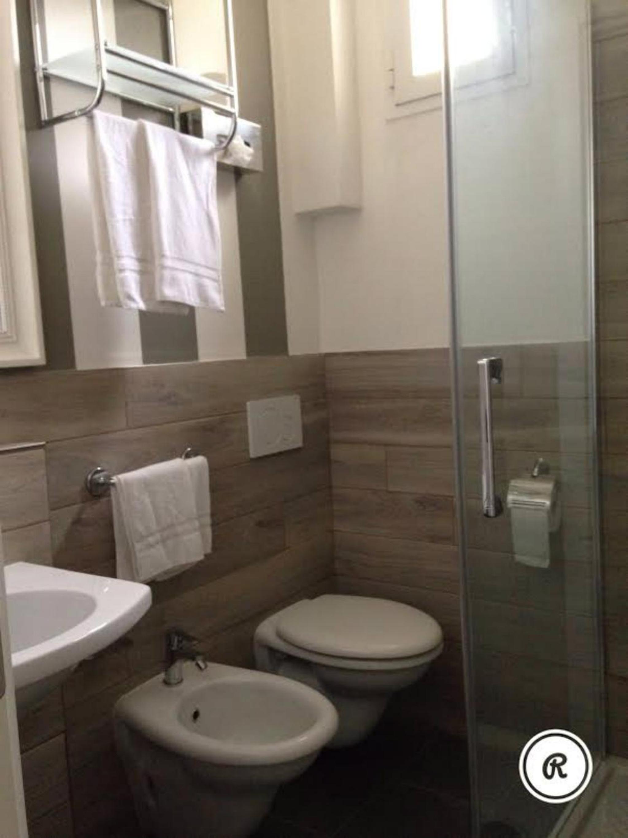 One-Bedroom Apartment - Photo 6