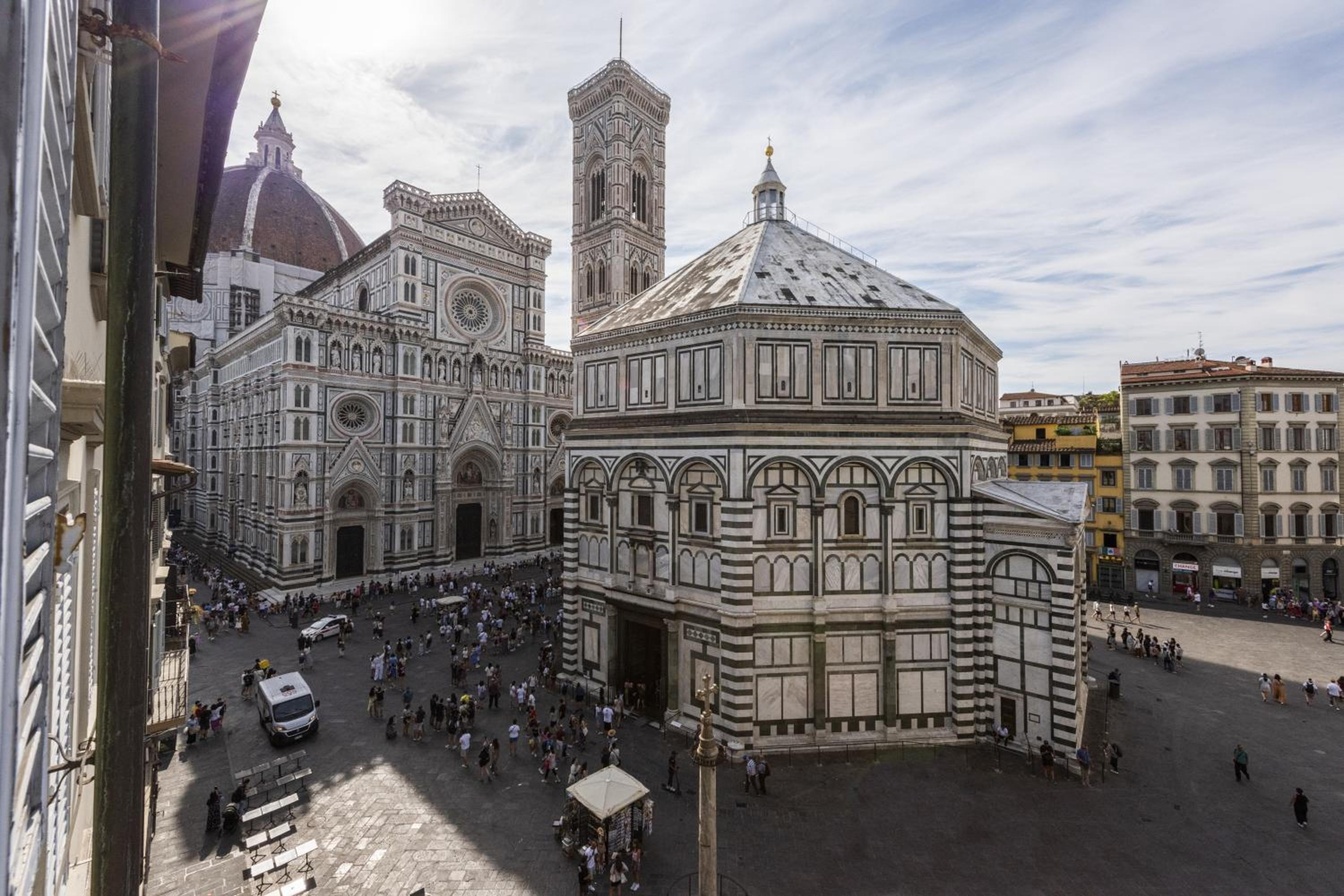 One-Bedroom Apartment with Duomo view photo 1