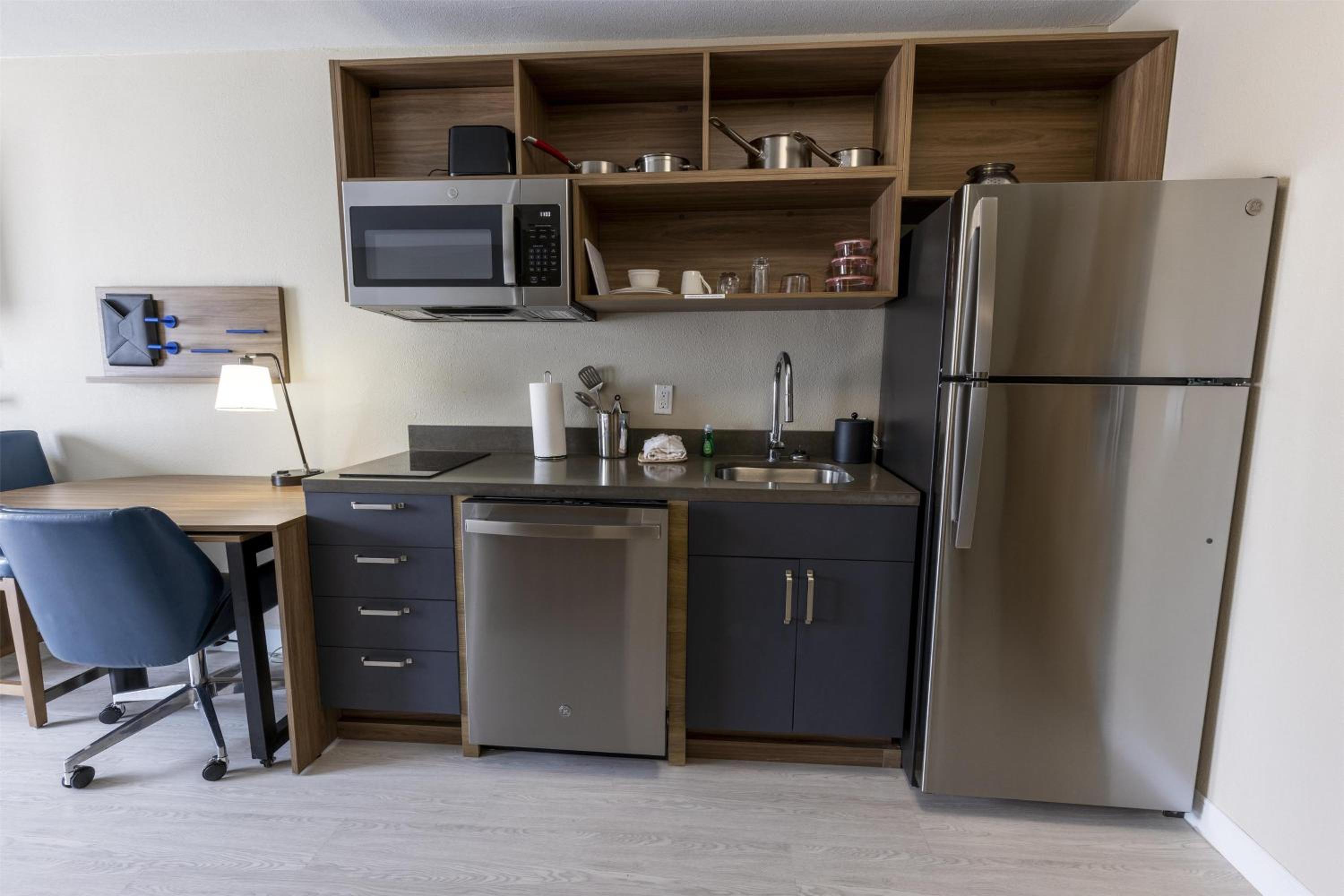 King Room with Two King Beds - Kitchenette photo 1