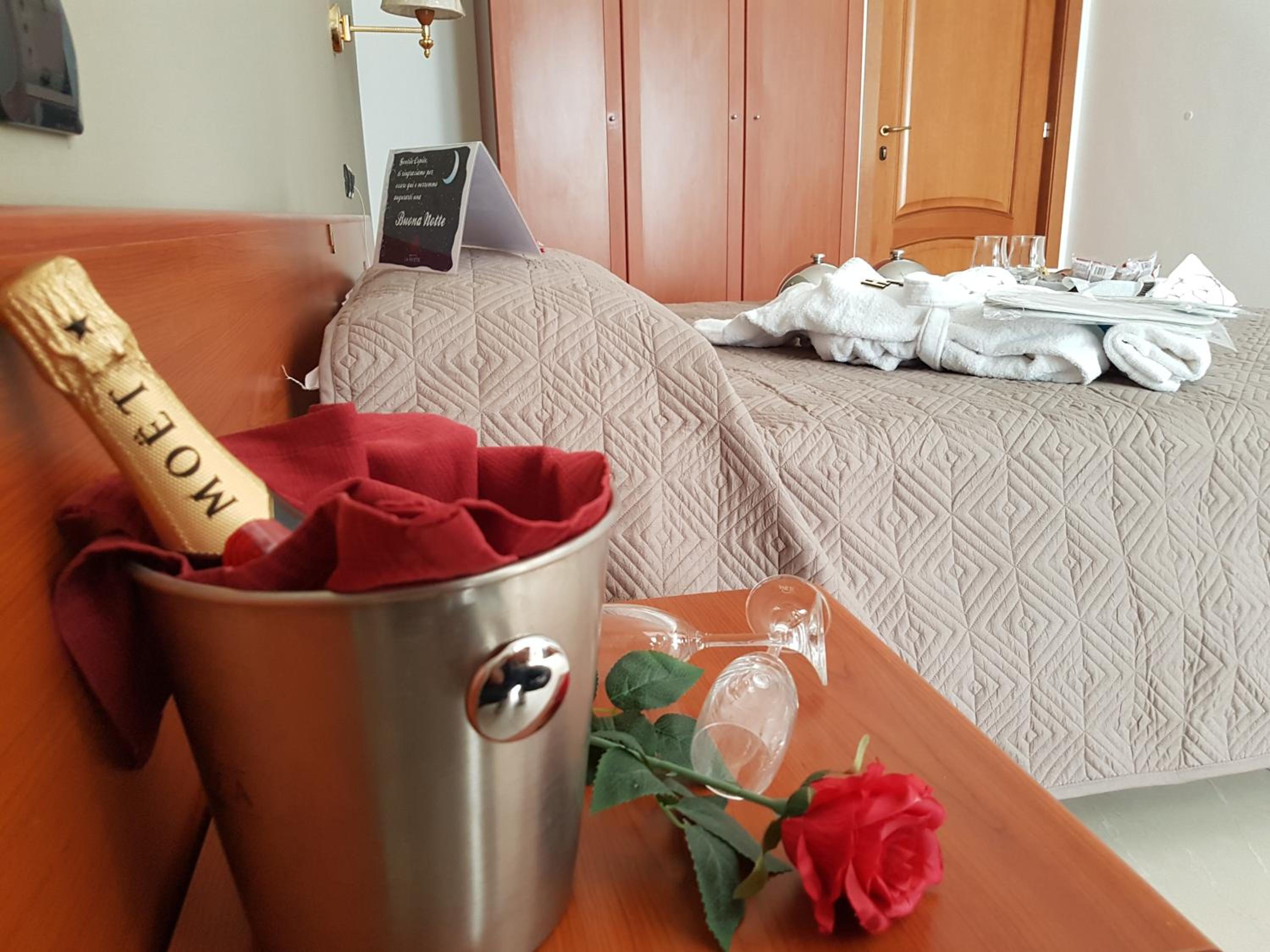Deluxe Suite with Spa Bath