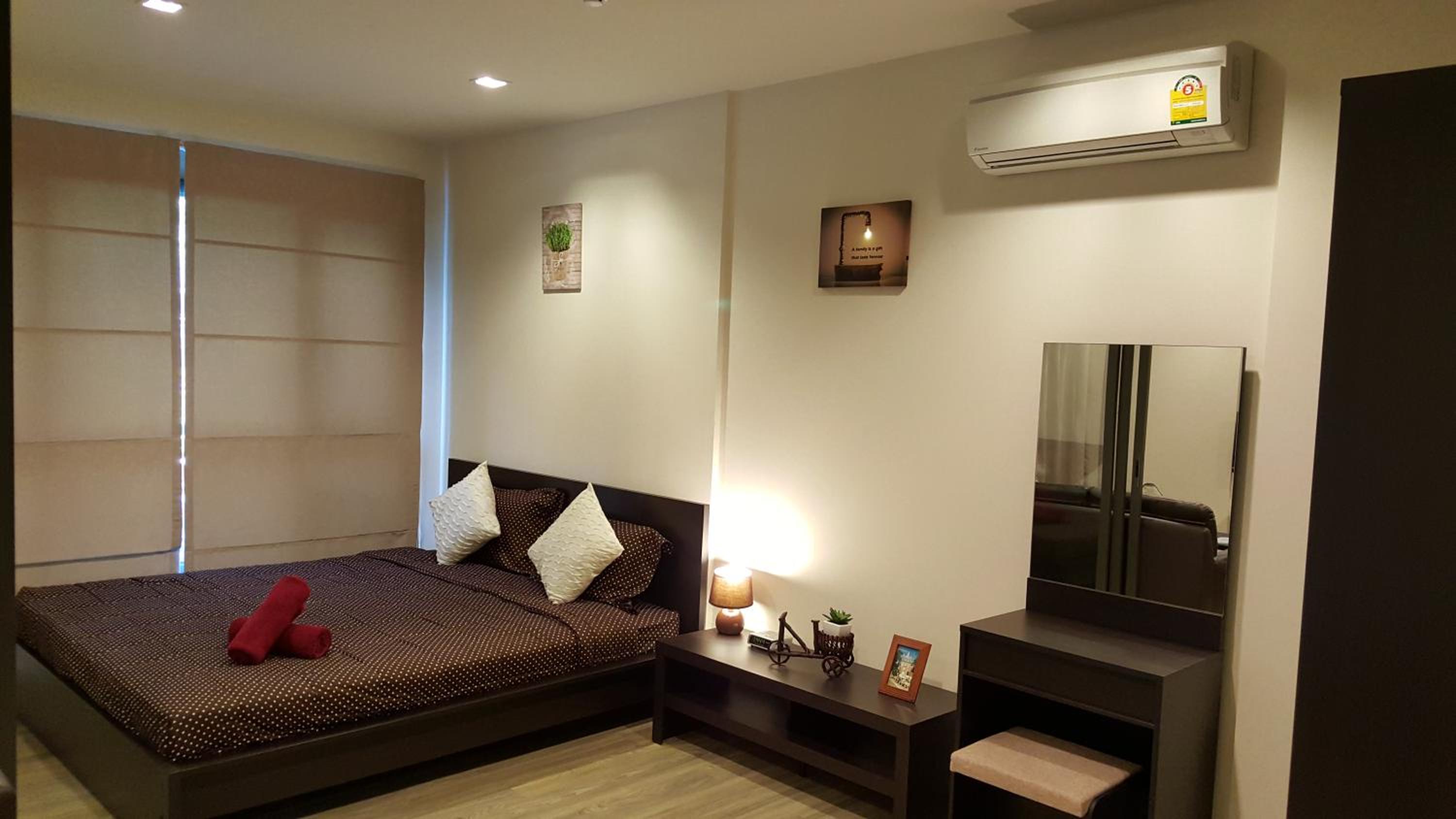 1 Bedroom Apartment with Pool Access photo 1