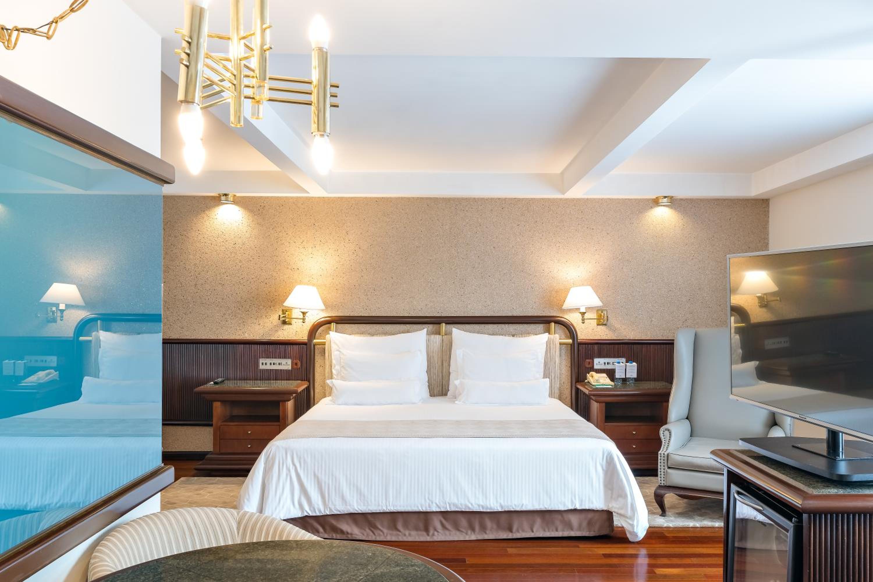 Premier com Cama de Casal