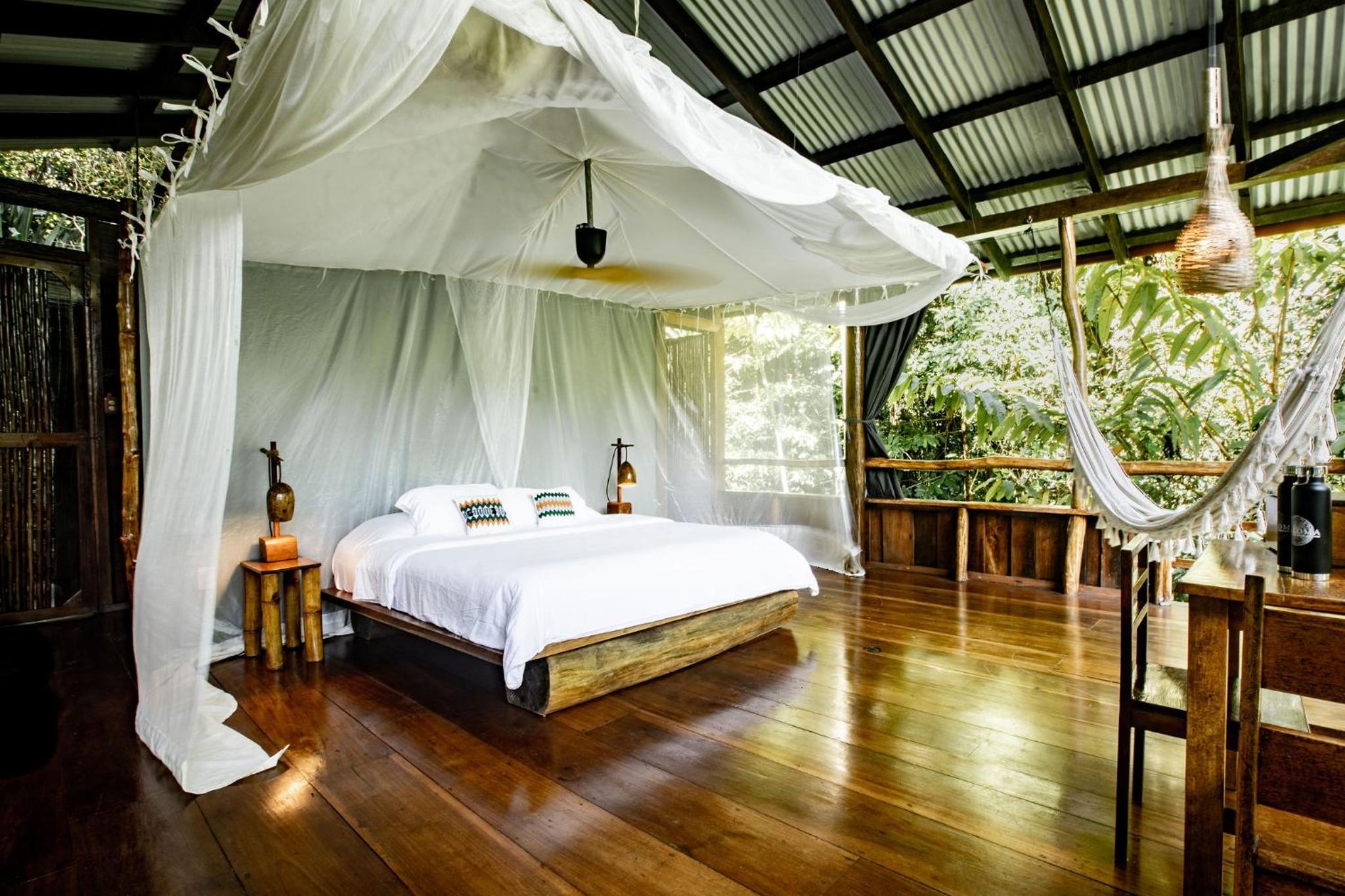 King Treetop Bungalow