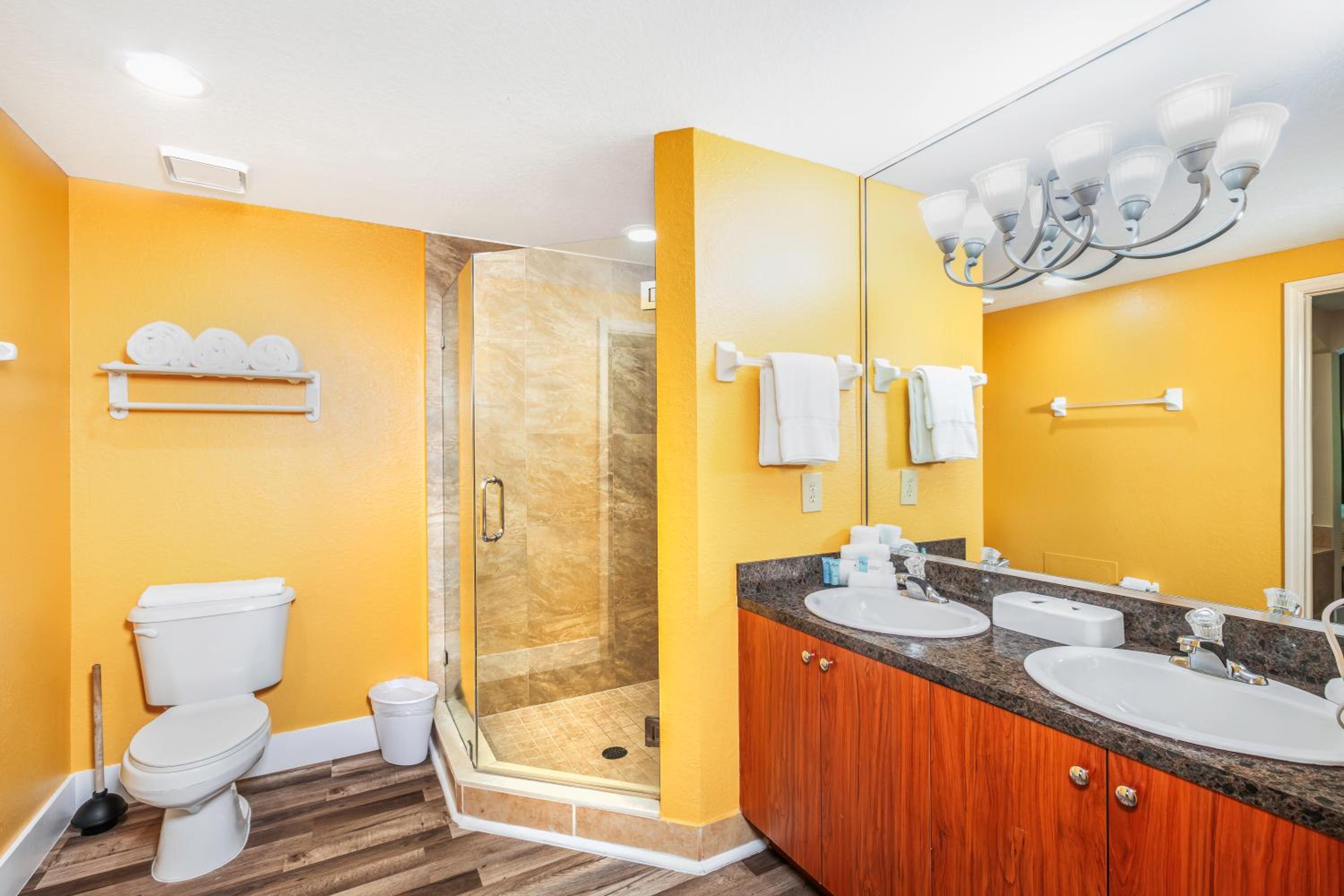 Two-Bedroom Suite - Photo 17