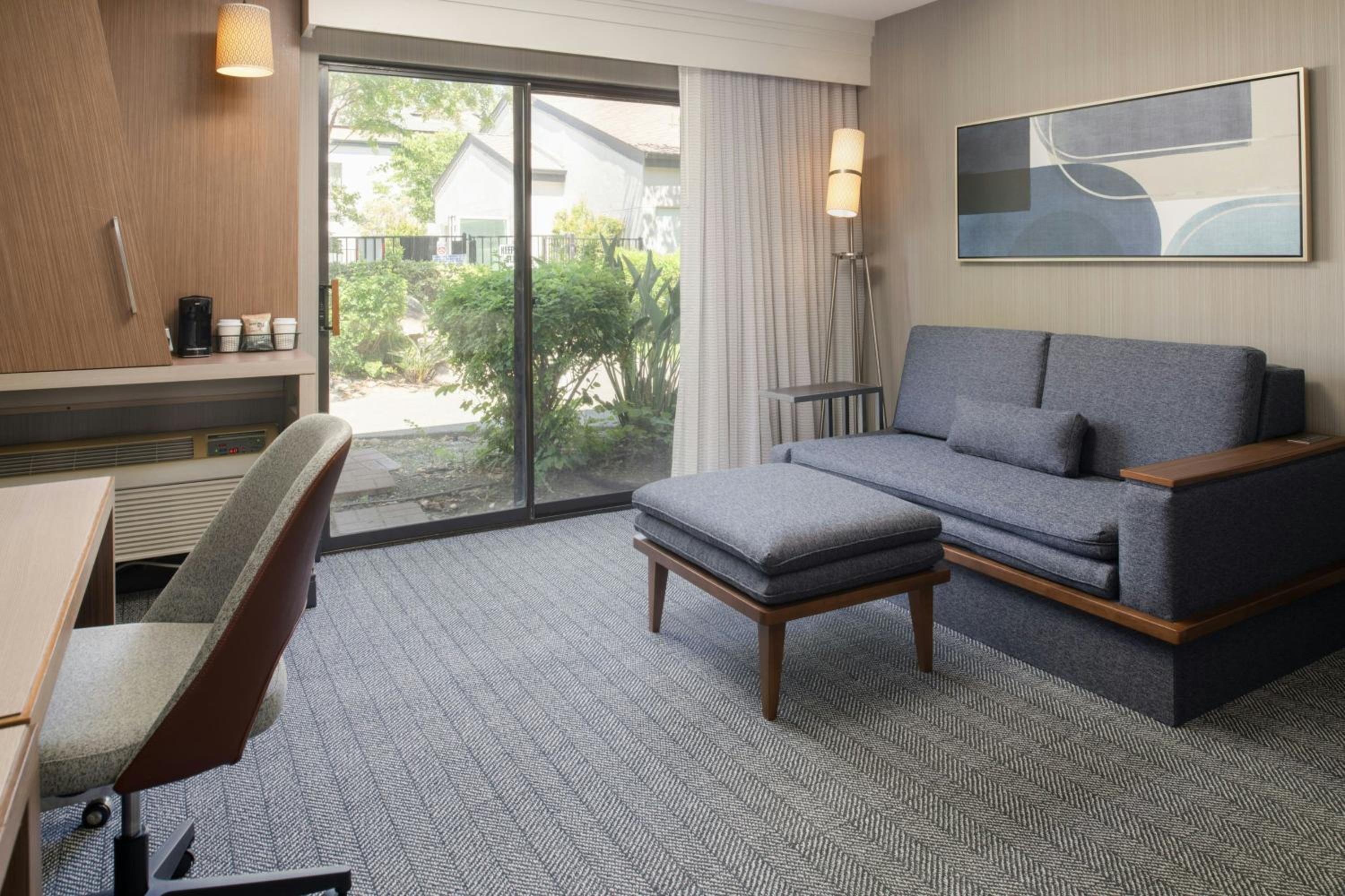 King Room with Sofa Bed and Adapted Tub - Mobility and Hearing Accessible - Photo 1