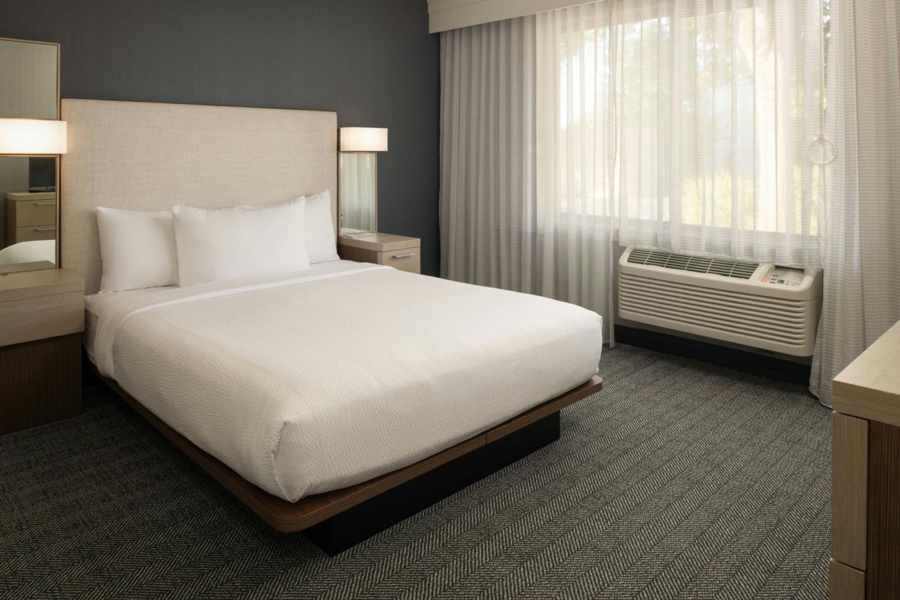 King Suite with Sofa Bed and Adapted Tub - Mobility and Hearing Accessible - Photo 3