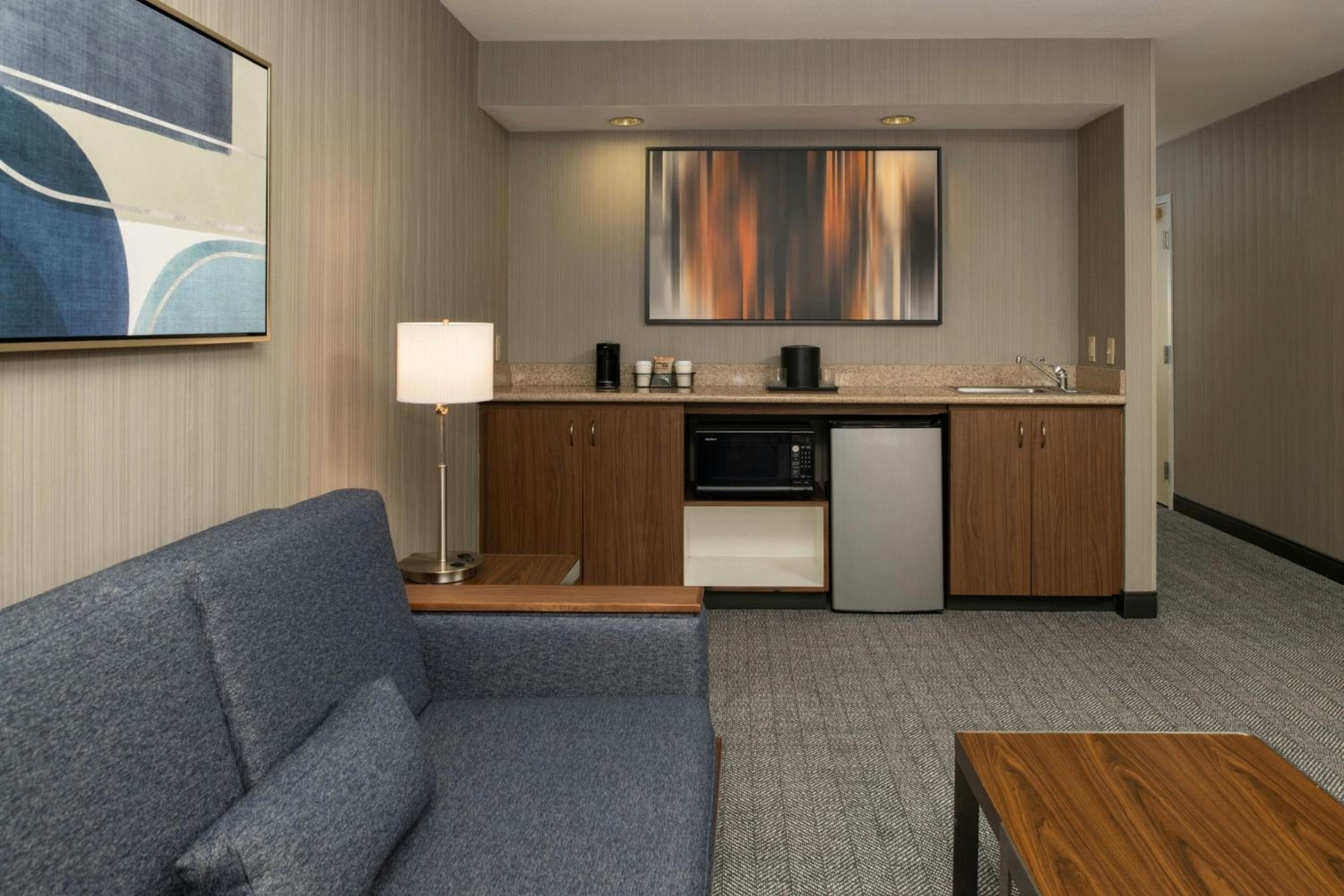 King Suite with Sofa Bed and Adapted Tub - Mobility and Hearing Accessible - Photo 5