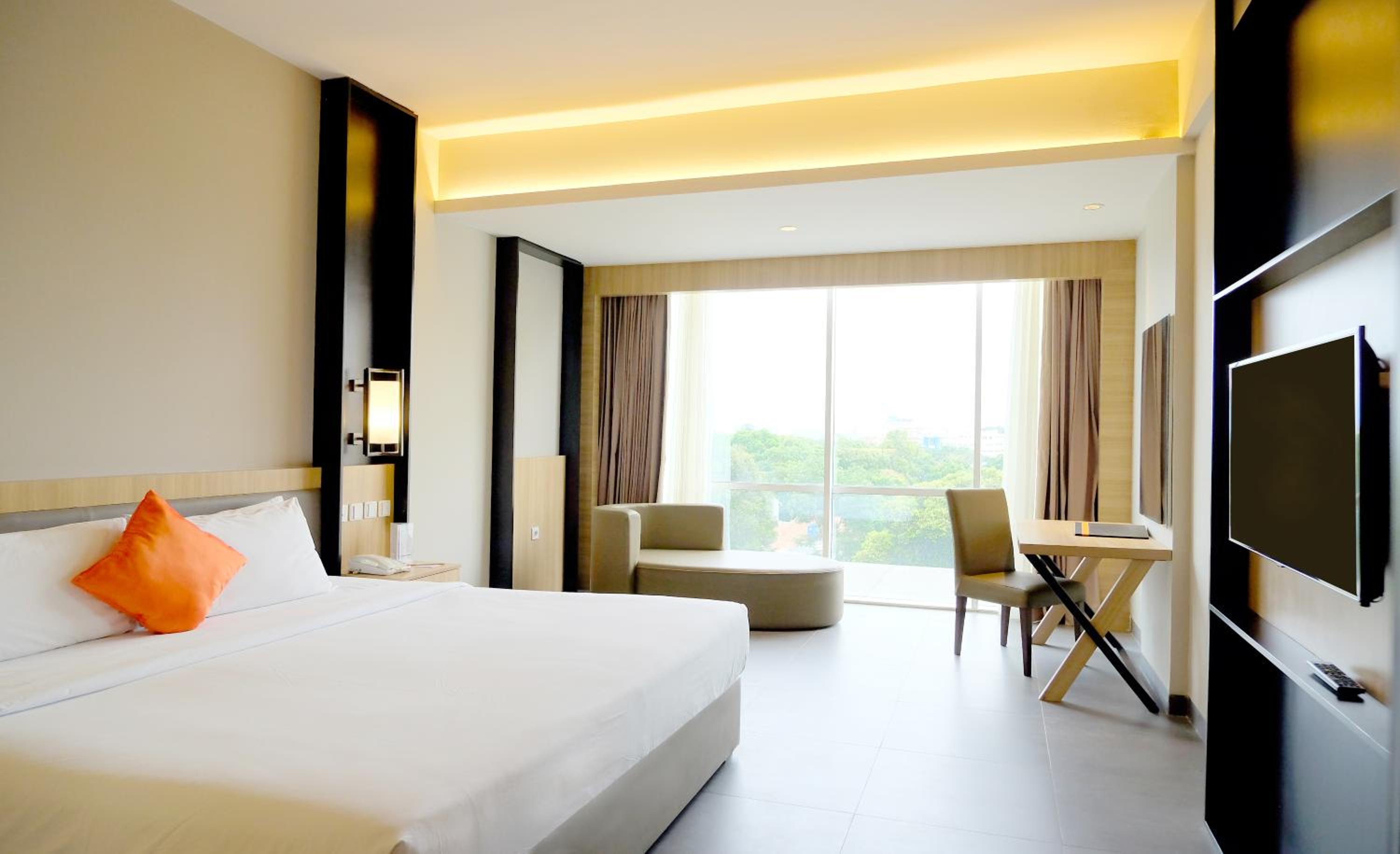 New Deluxe King Room photo 3