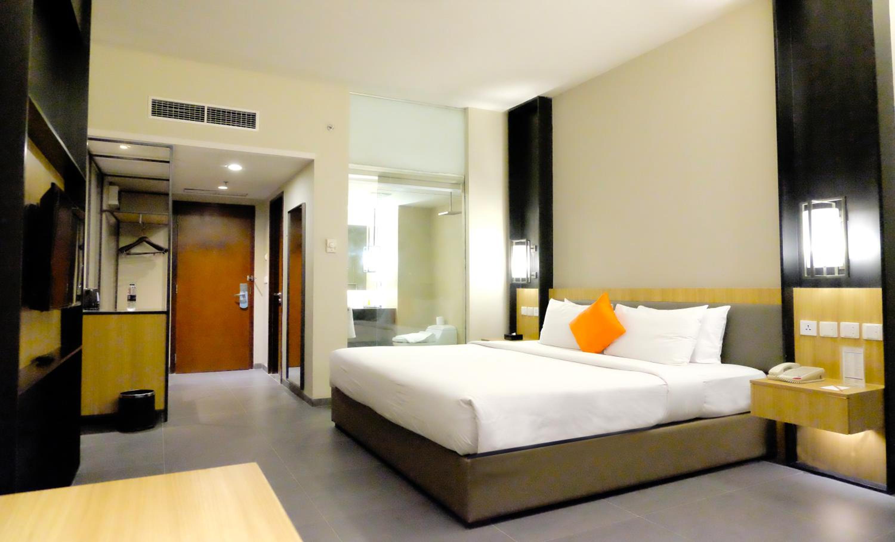 New Deluxe King Room photo 1