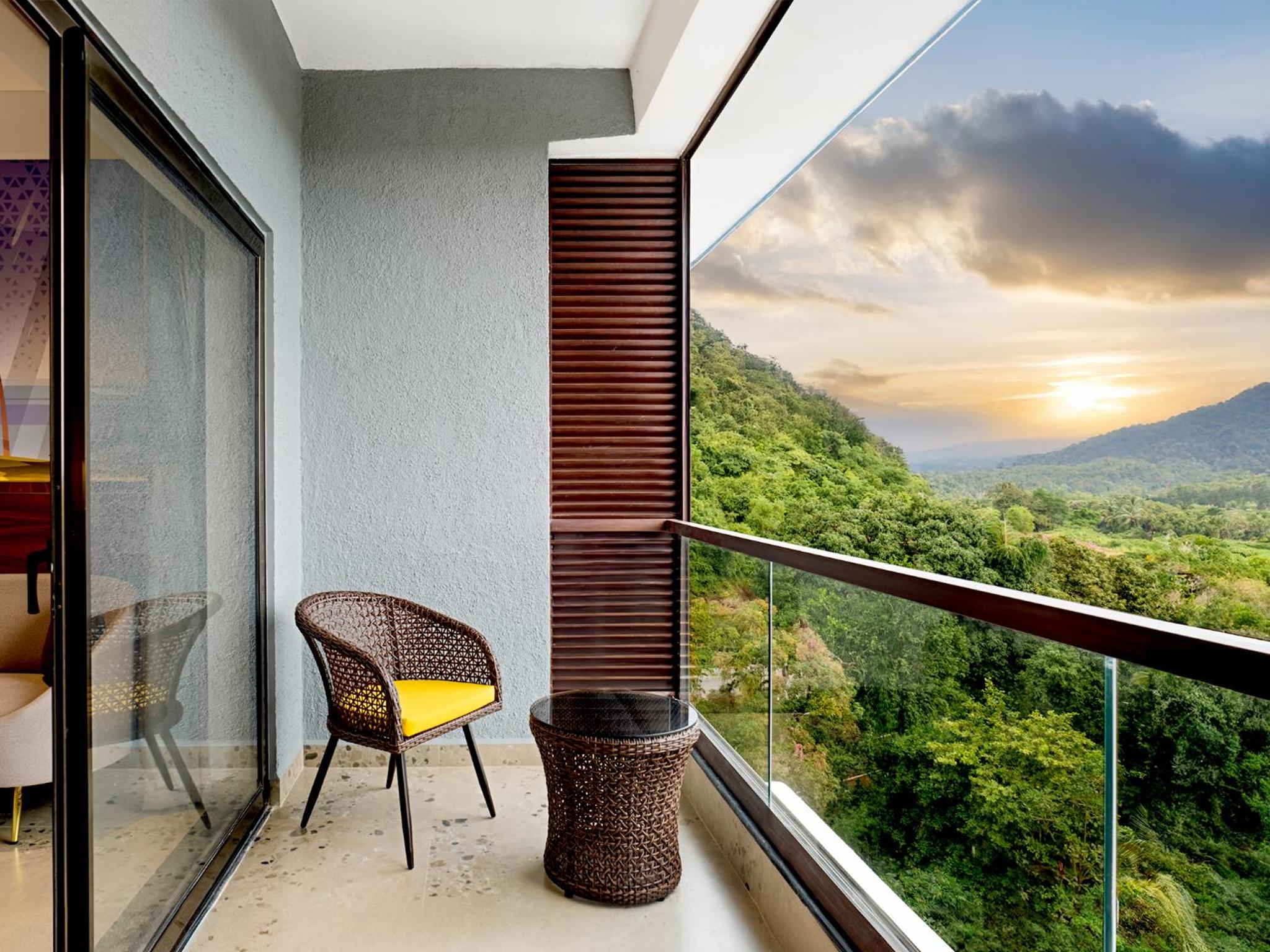 Triple Room - 10% Discount on  Food & Soft Beverages and SPA - 8 am to 8 pm Comp Beach Shuttle within 4km radius
