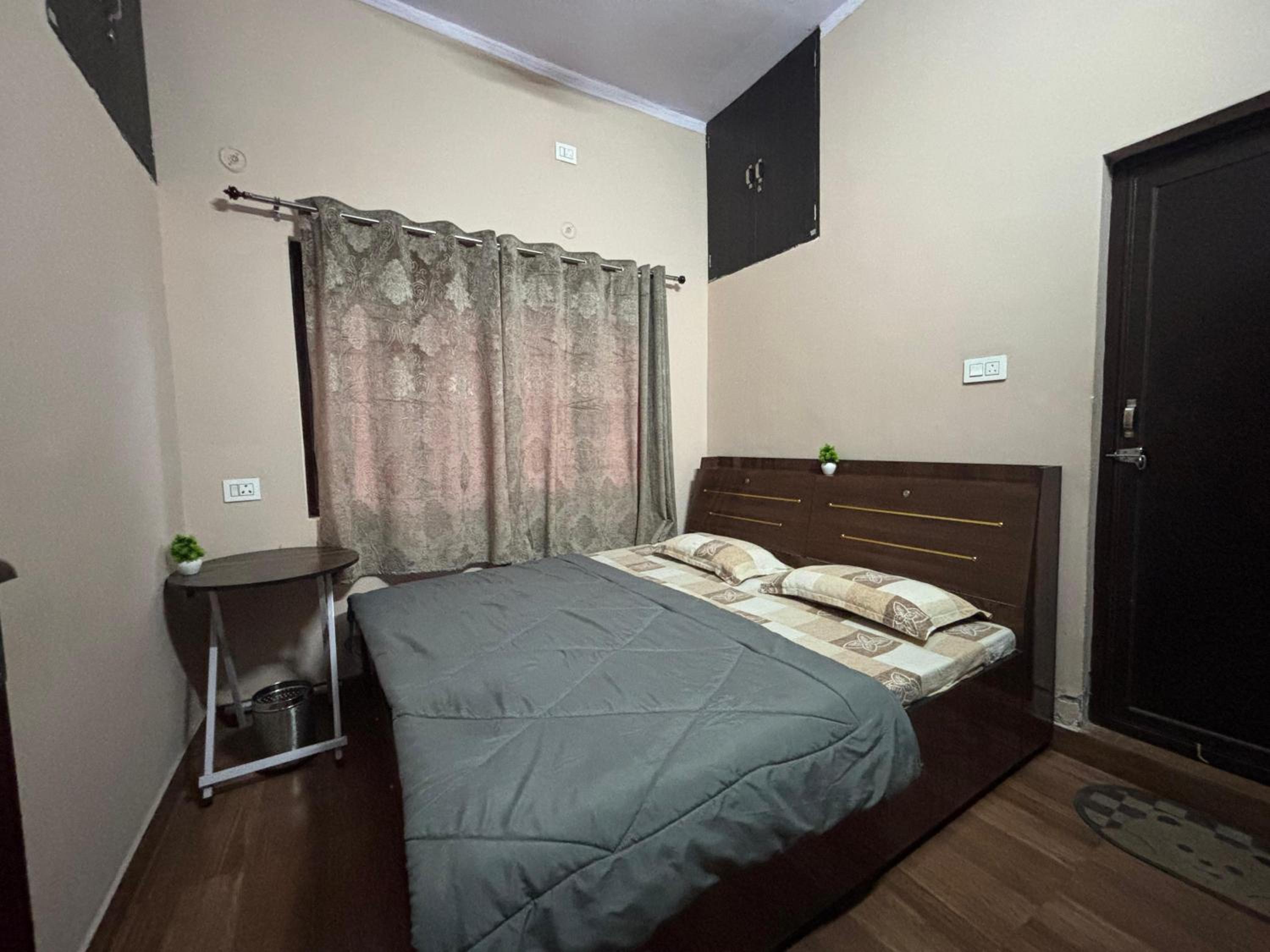 Budget Double Room photo 2