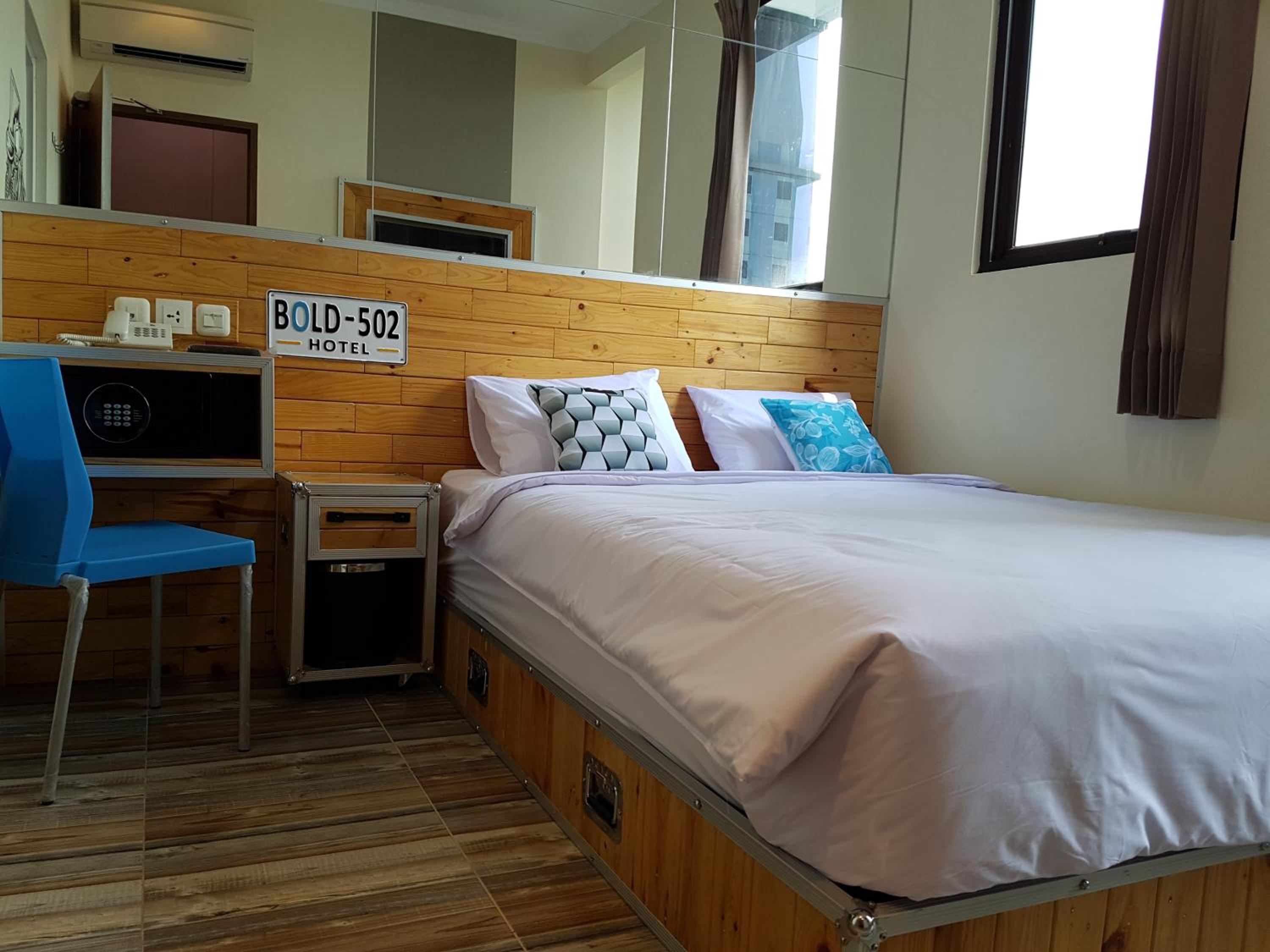 Deluxe Double Room with Window