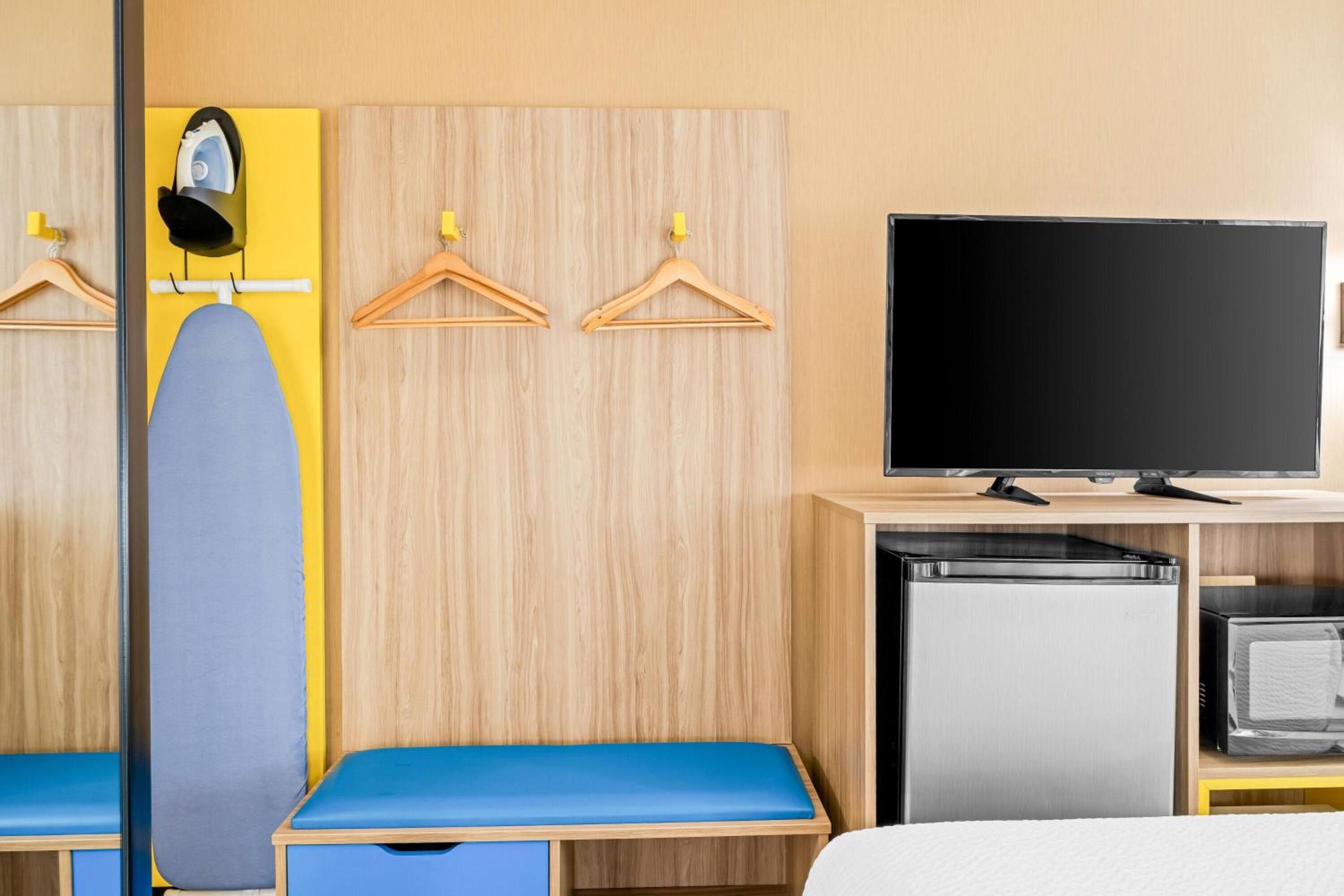 Queen Room - Disability Access/Non-Smoking - Photo 2