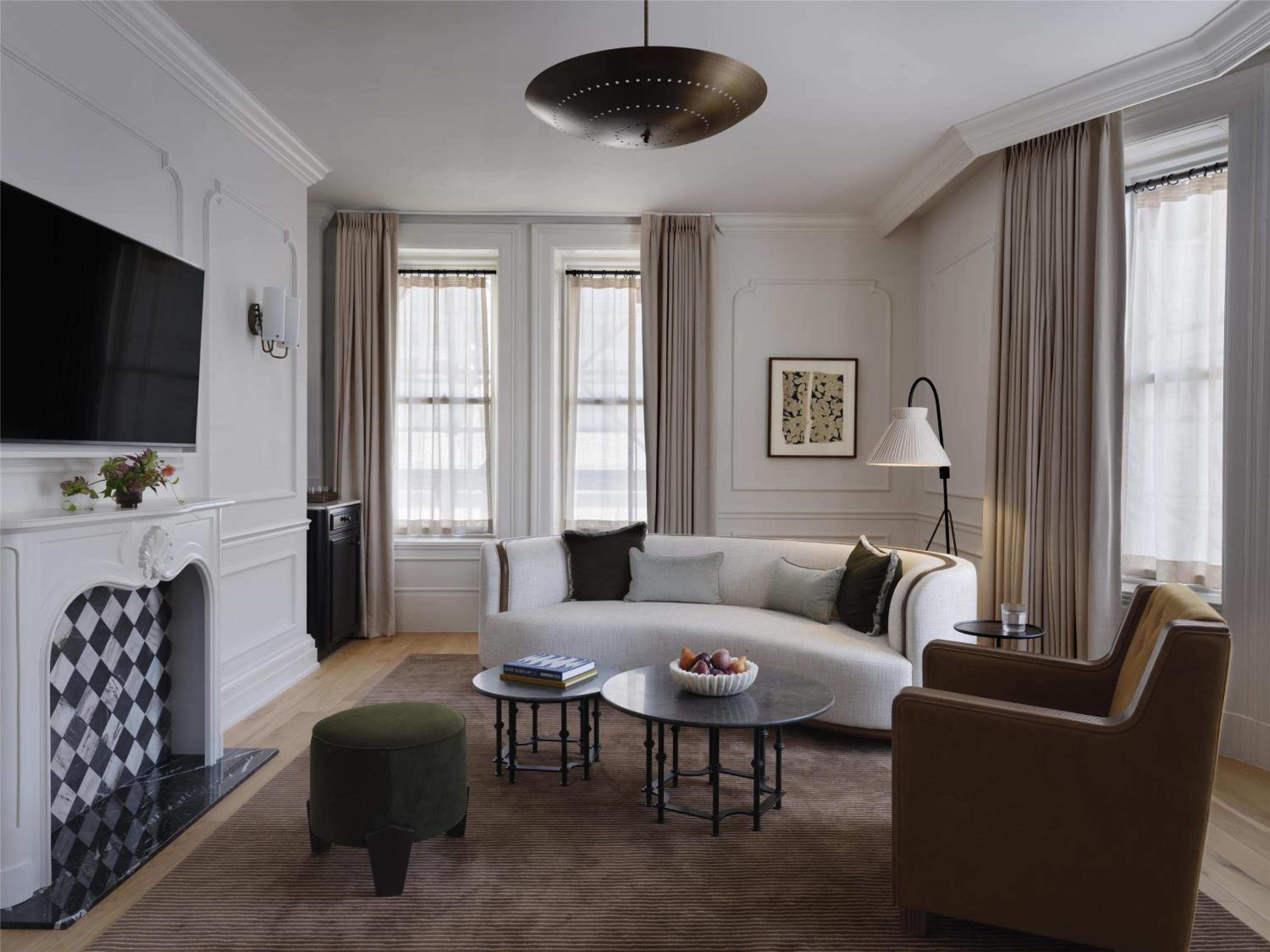 One-Bedroom Corner Suite