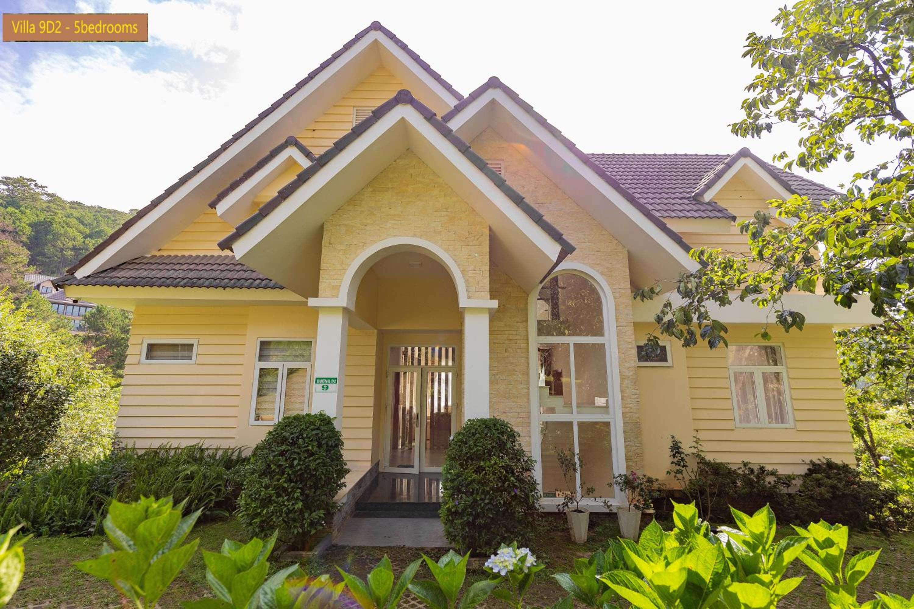 Villa photo 2